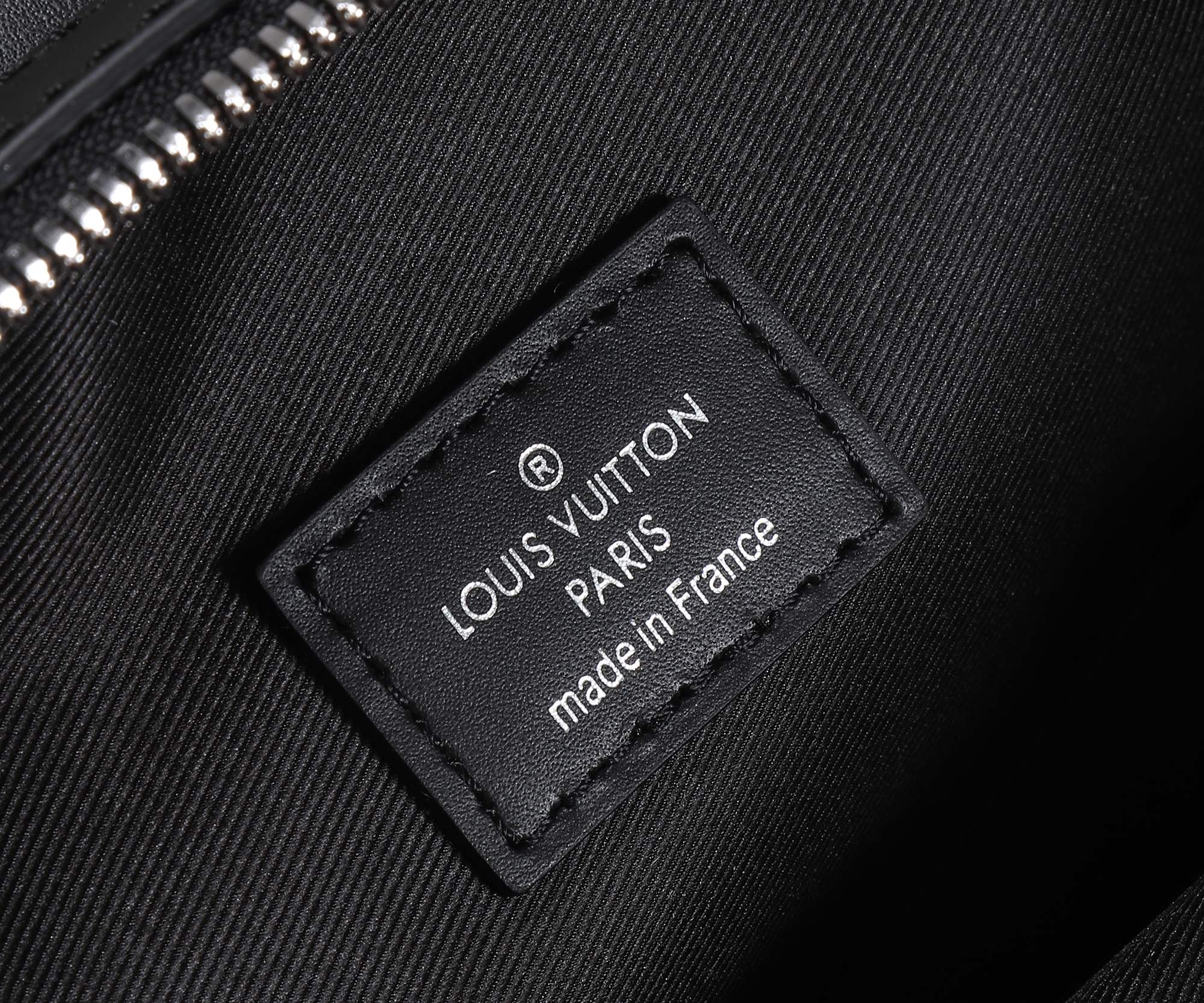 Louis Vuitton Avenue Shoulder Bag Damier Graphite - Image 9