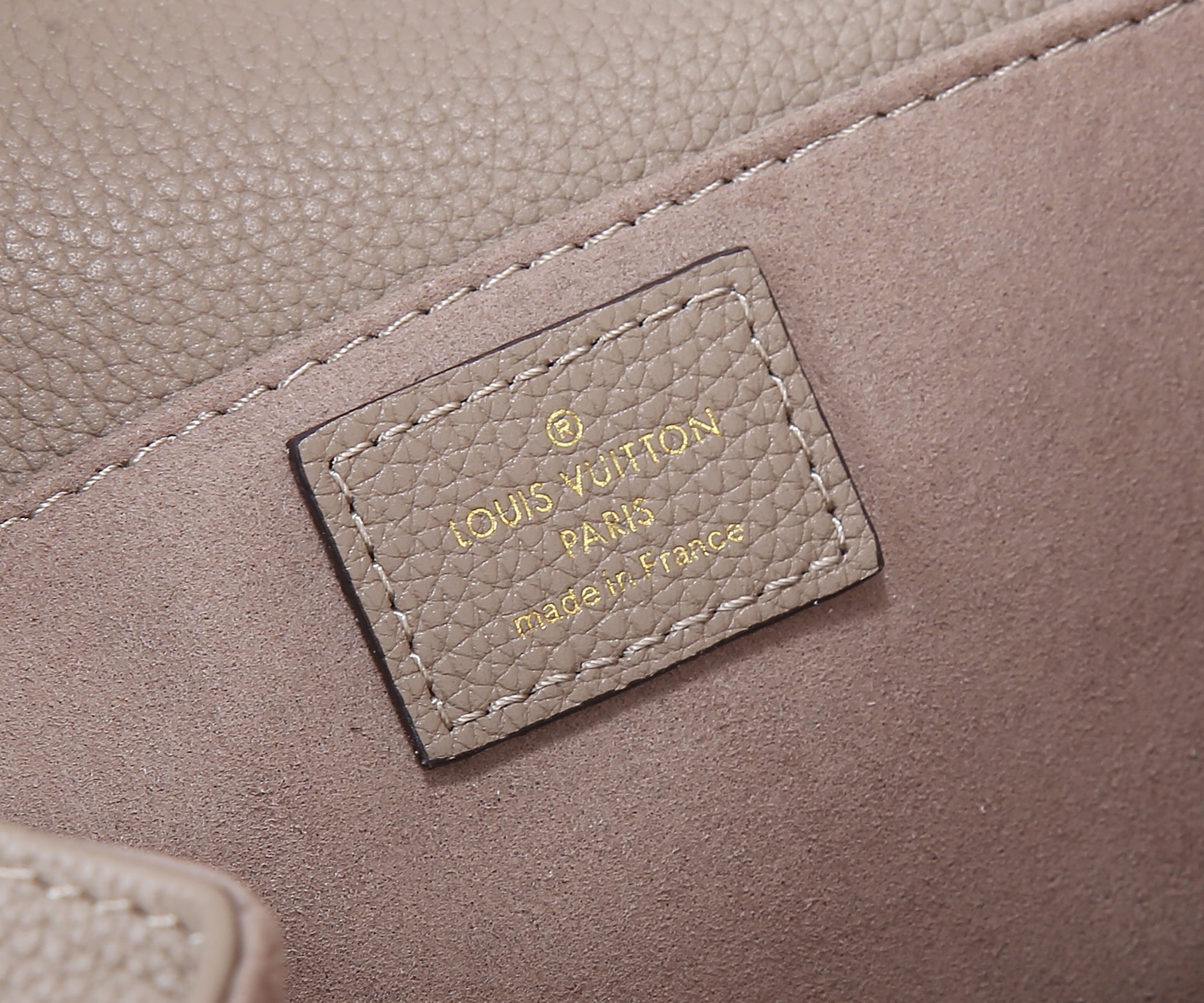 Louis Vuitton Pochette Métis East West Crossbody Bag - Image 9