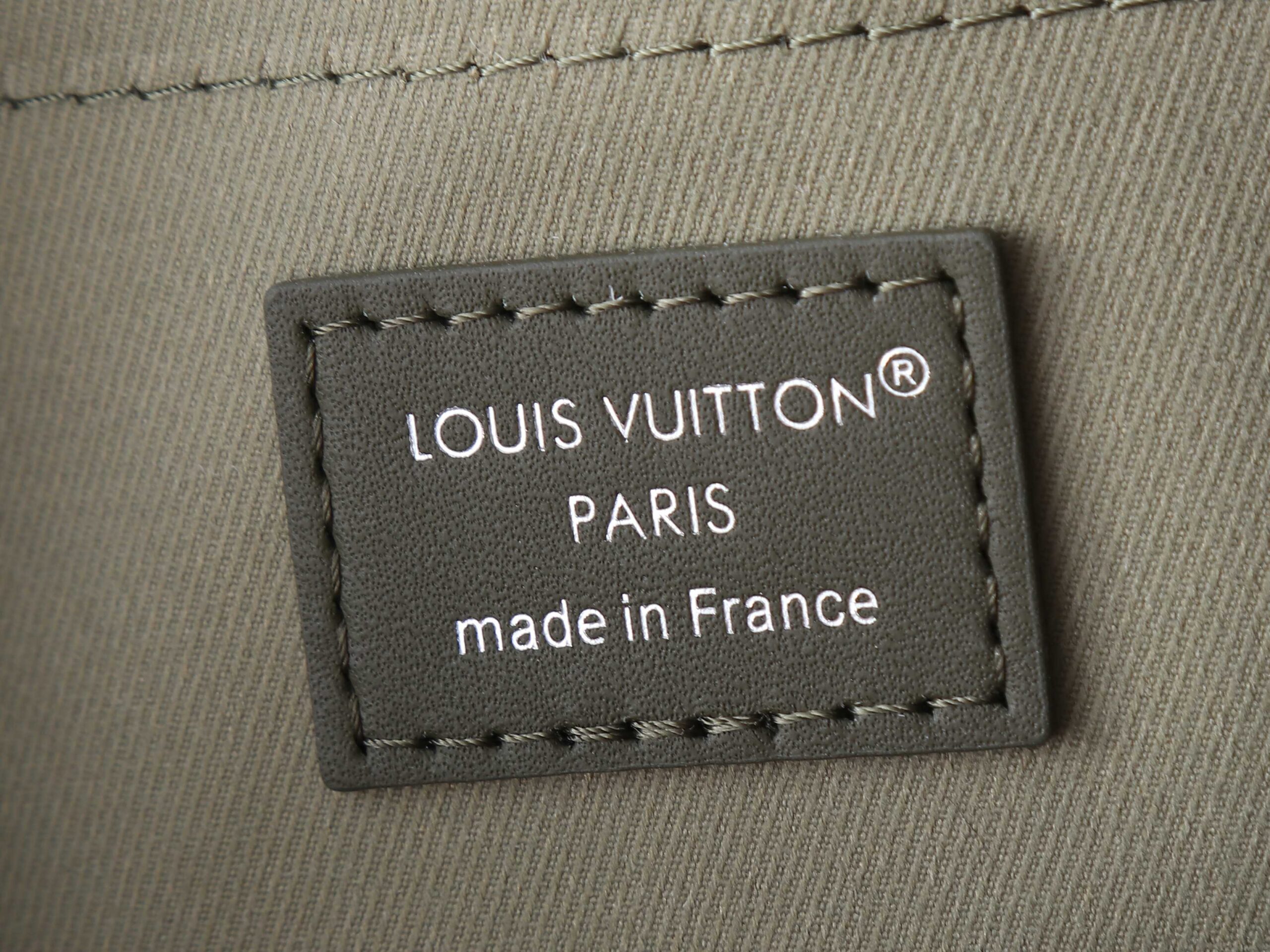 Louis Vuitton Keepall Bandouliere 25 Monogram Eclipse Travel Bag - Image 9