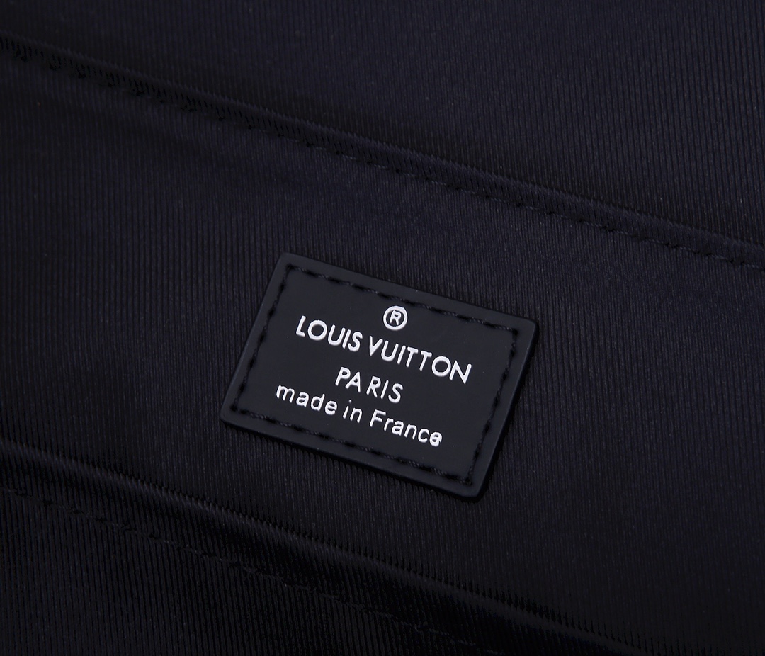 Louis Vuitton District Small Messenger Bag Damier Graphite N41028 - Image 9