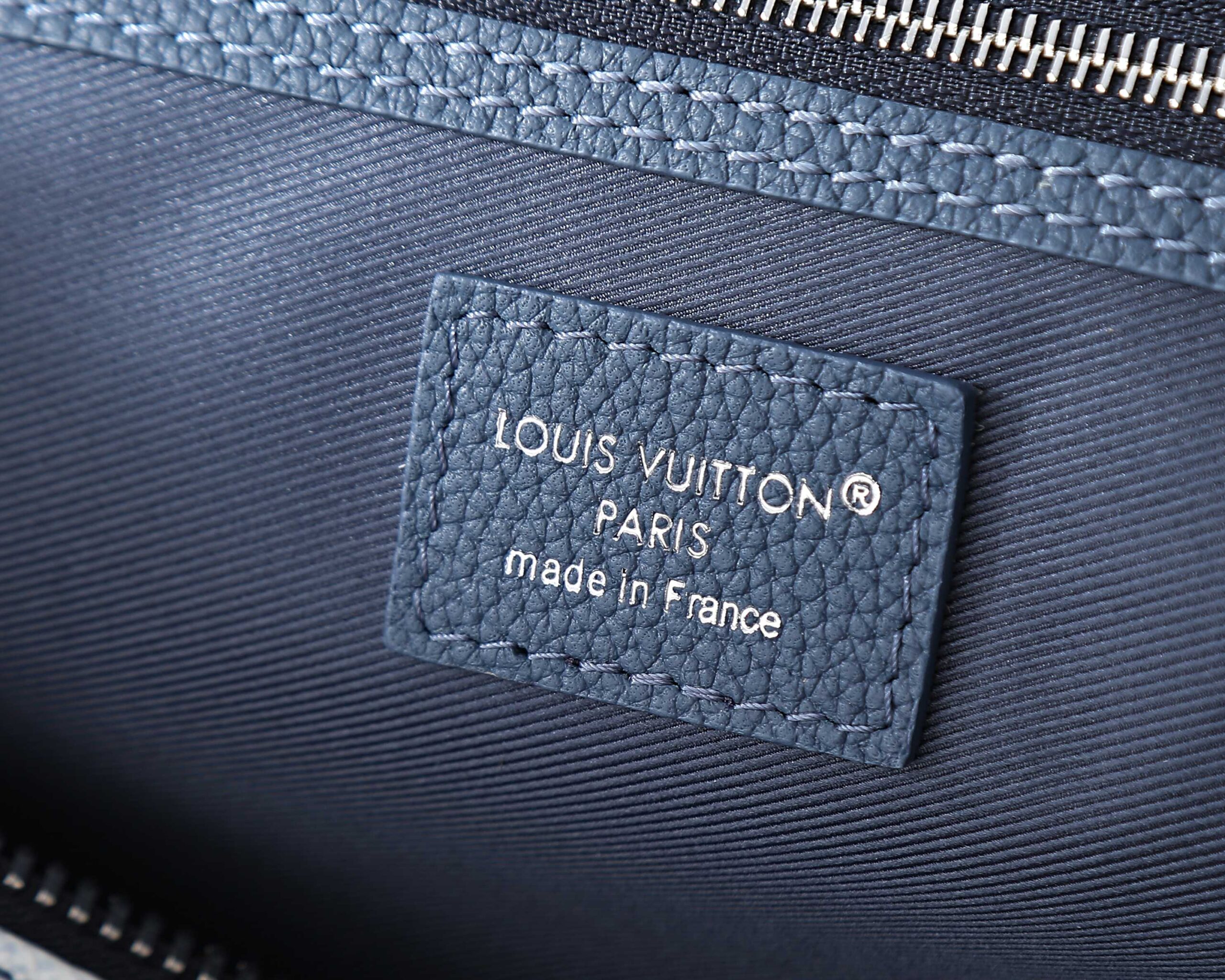Louis Vuitton Keepall Bandoulière 45 Travel Bag in Damoflage Coated Canvas - Image 9