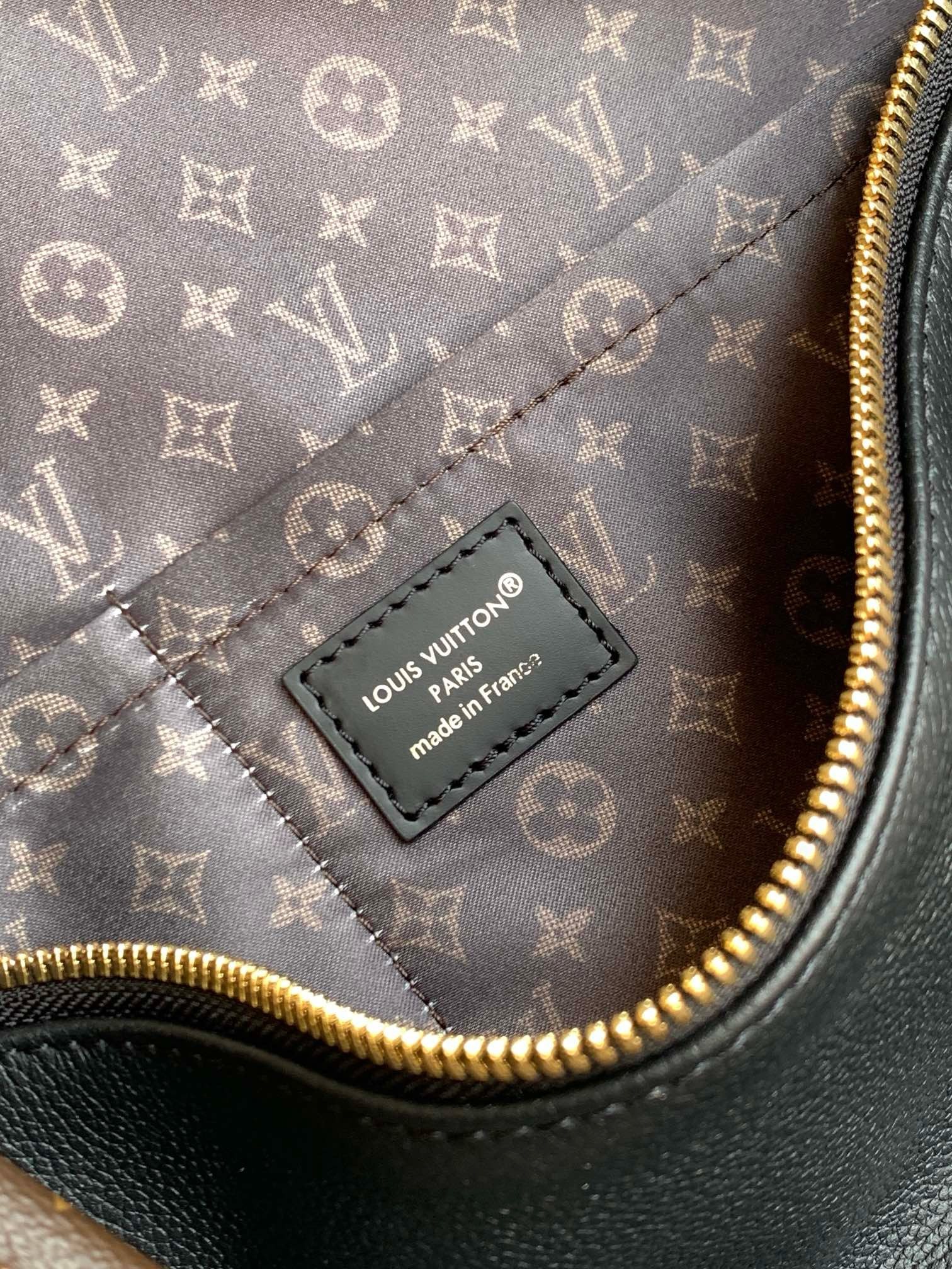 Louis Vuitton Express Travel Large Keepall Bag M26037 - Image 9
