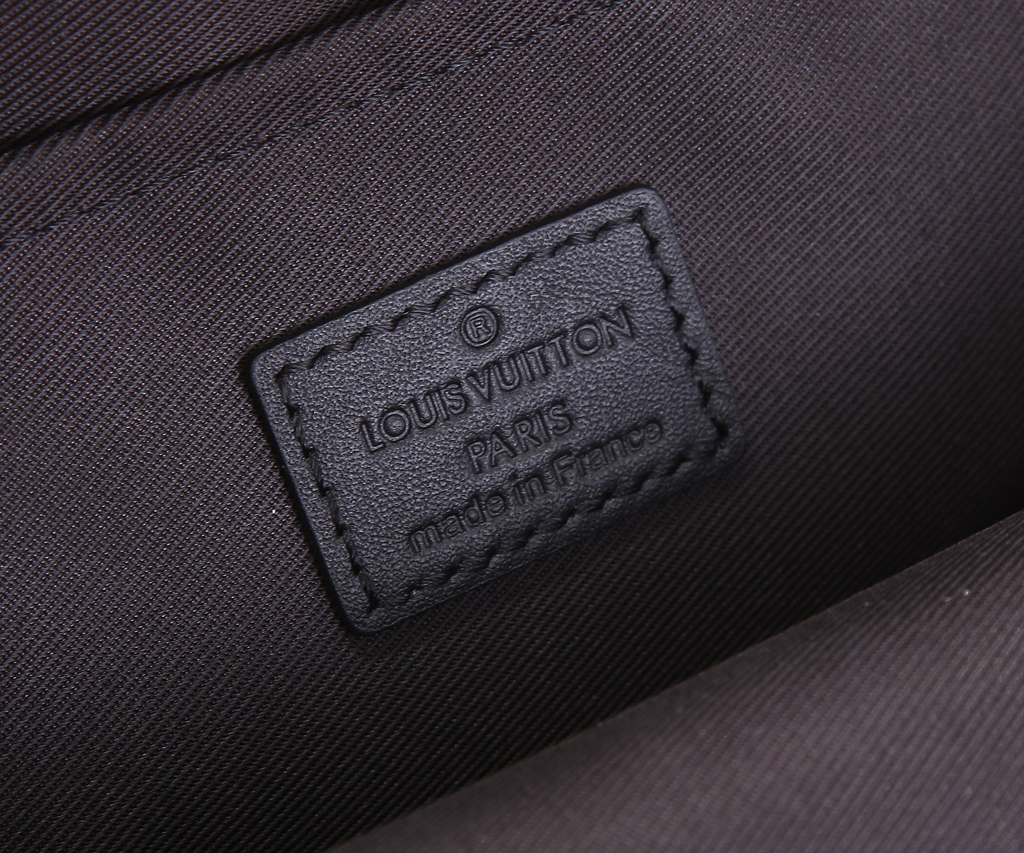 Pilot Shoulder Bag - Image 9