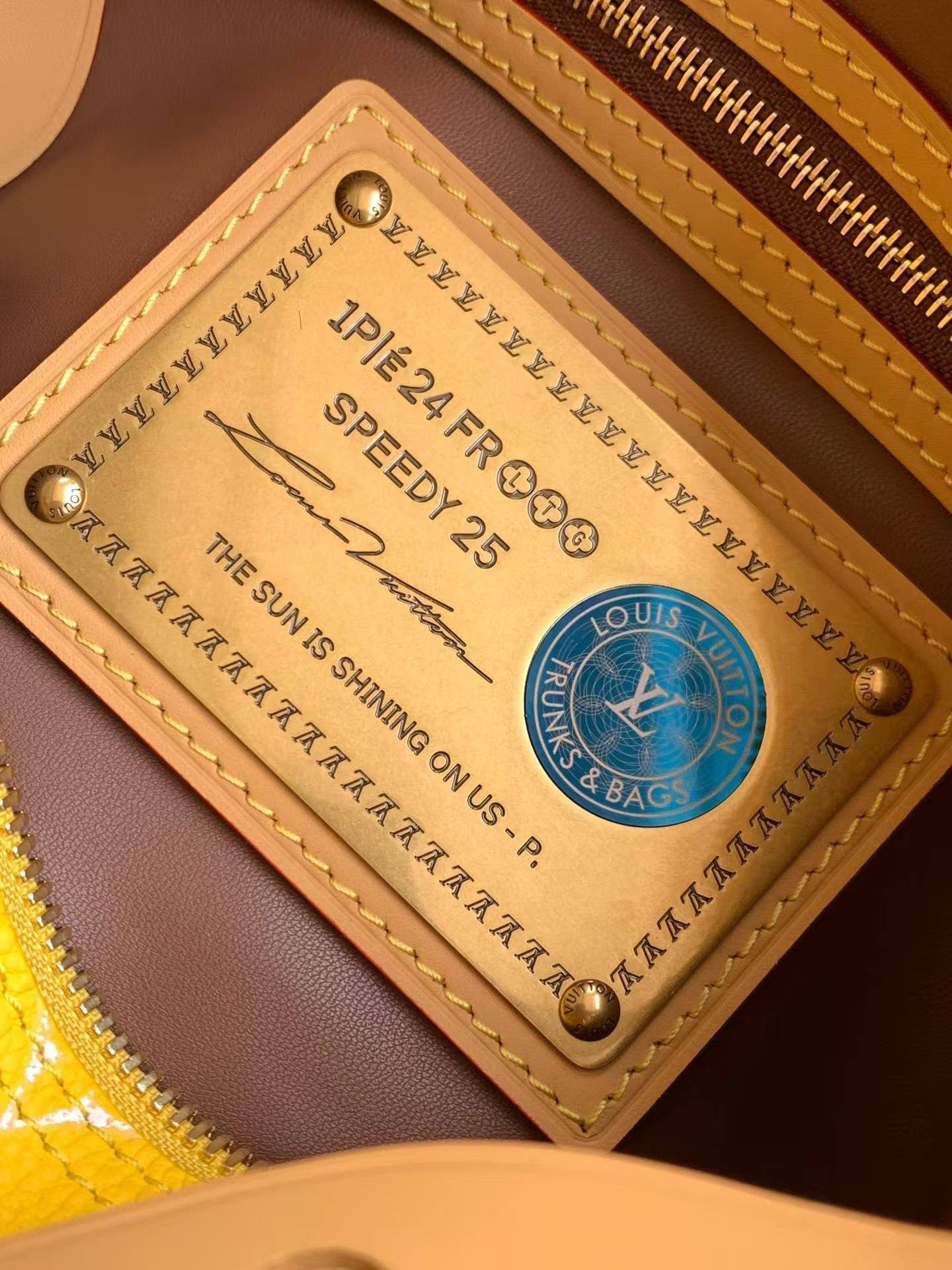 Louis Vuitton Speedy Bandoulière 25 Monogram Leather Crossbody Bag - Image 9
