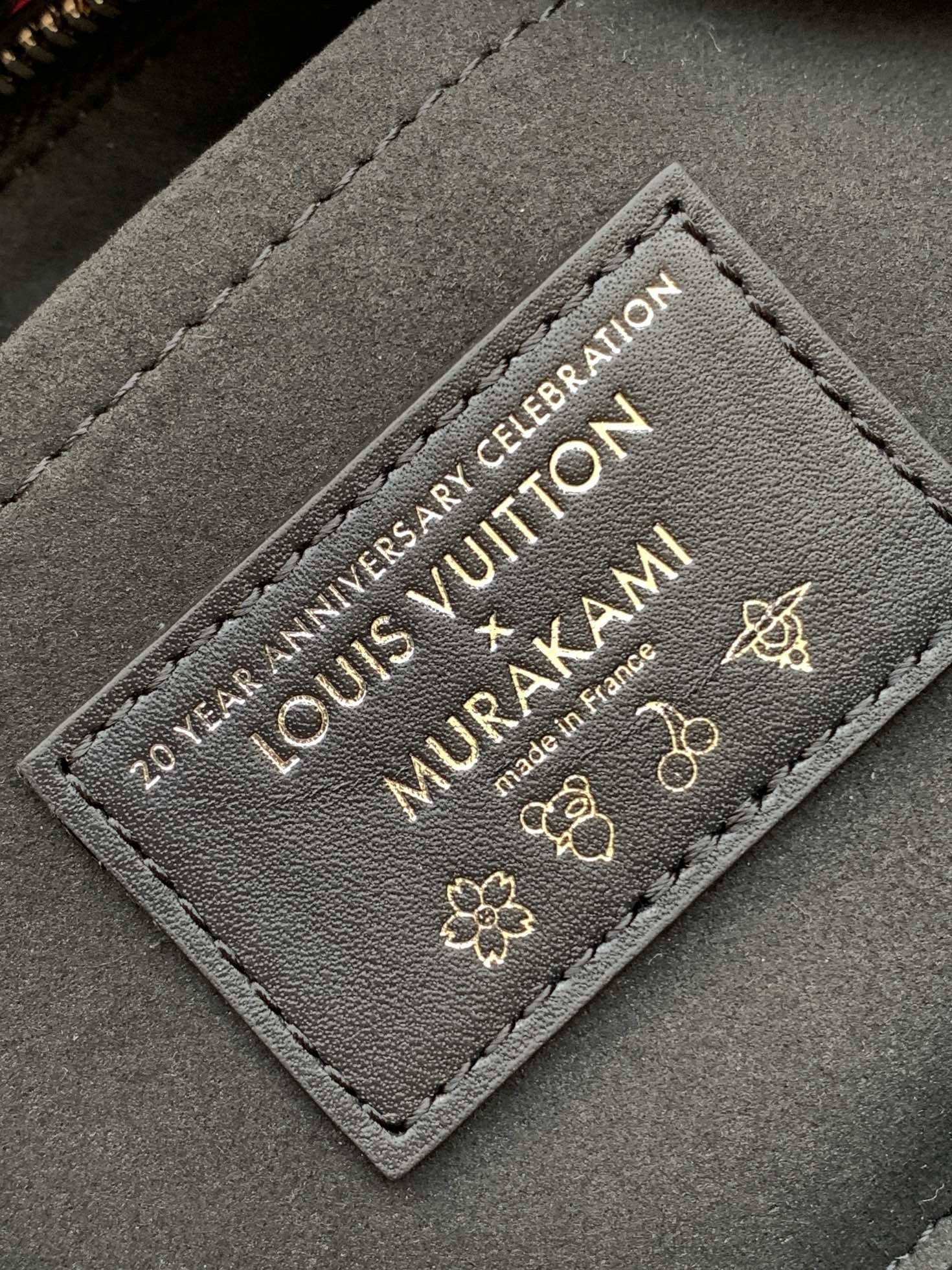 Louis Vuitton OnTheGo East West Tote Bag in Monogram Canvas - Image 9