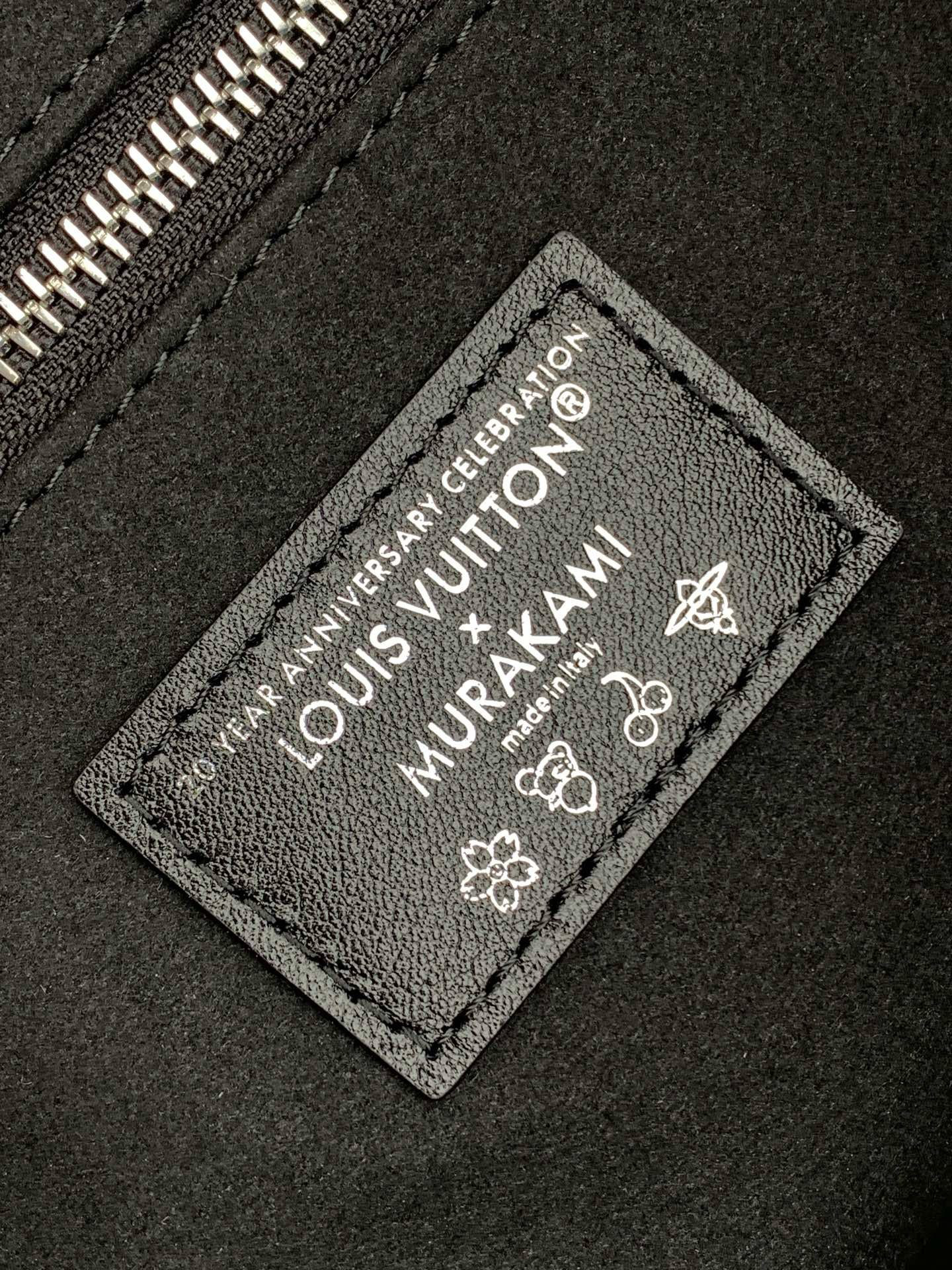 Louis Vuitton CarryAll Vibe Monogram Tote Bag - Image 9