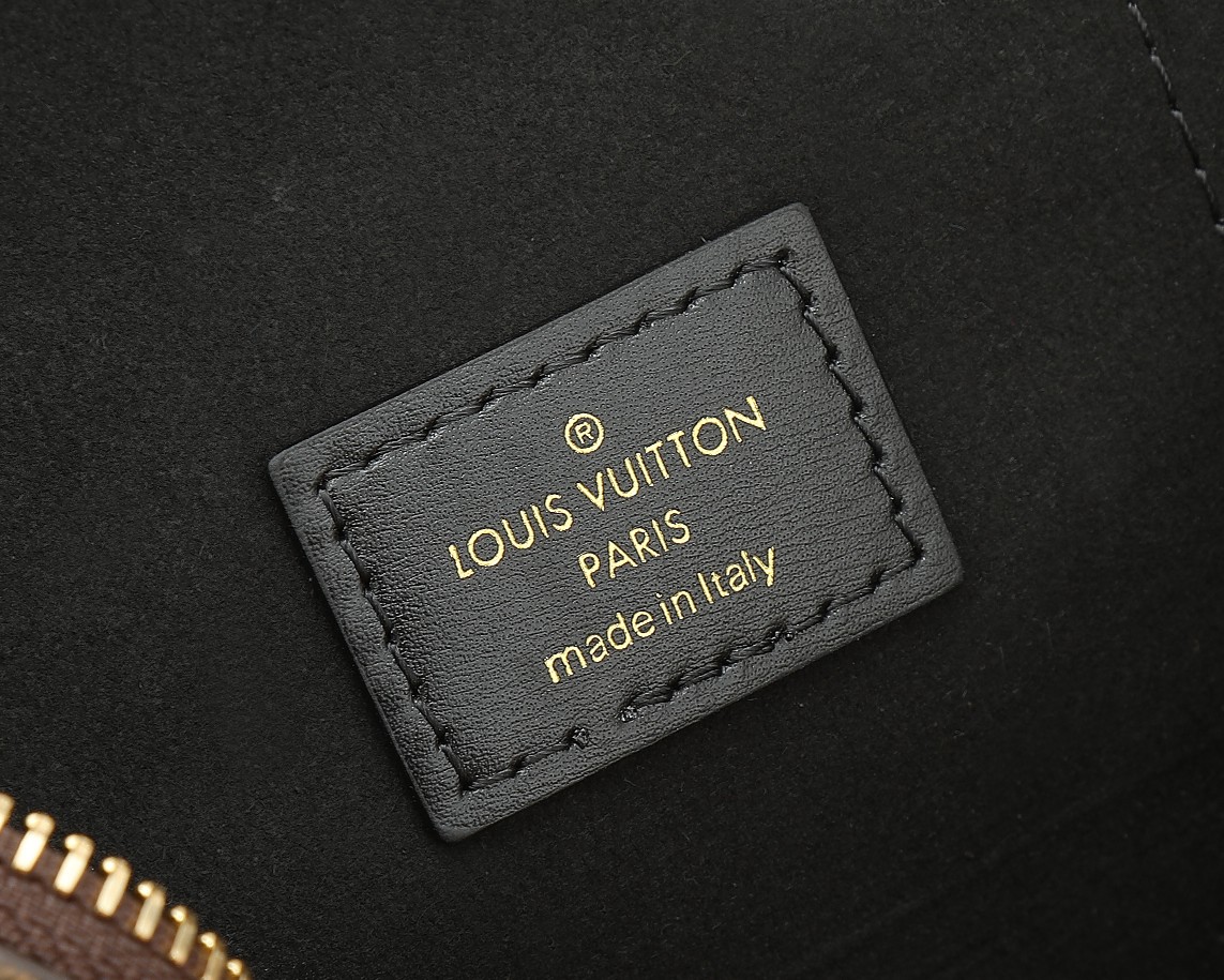 Louis Vuitton Vanity Chain Pouch M47125 - Image 9