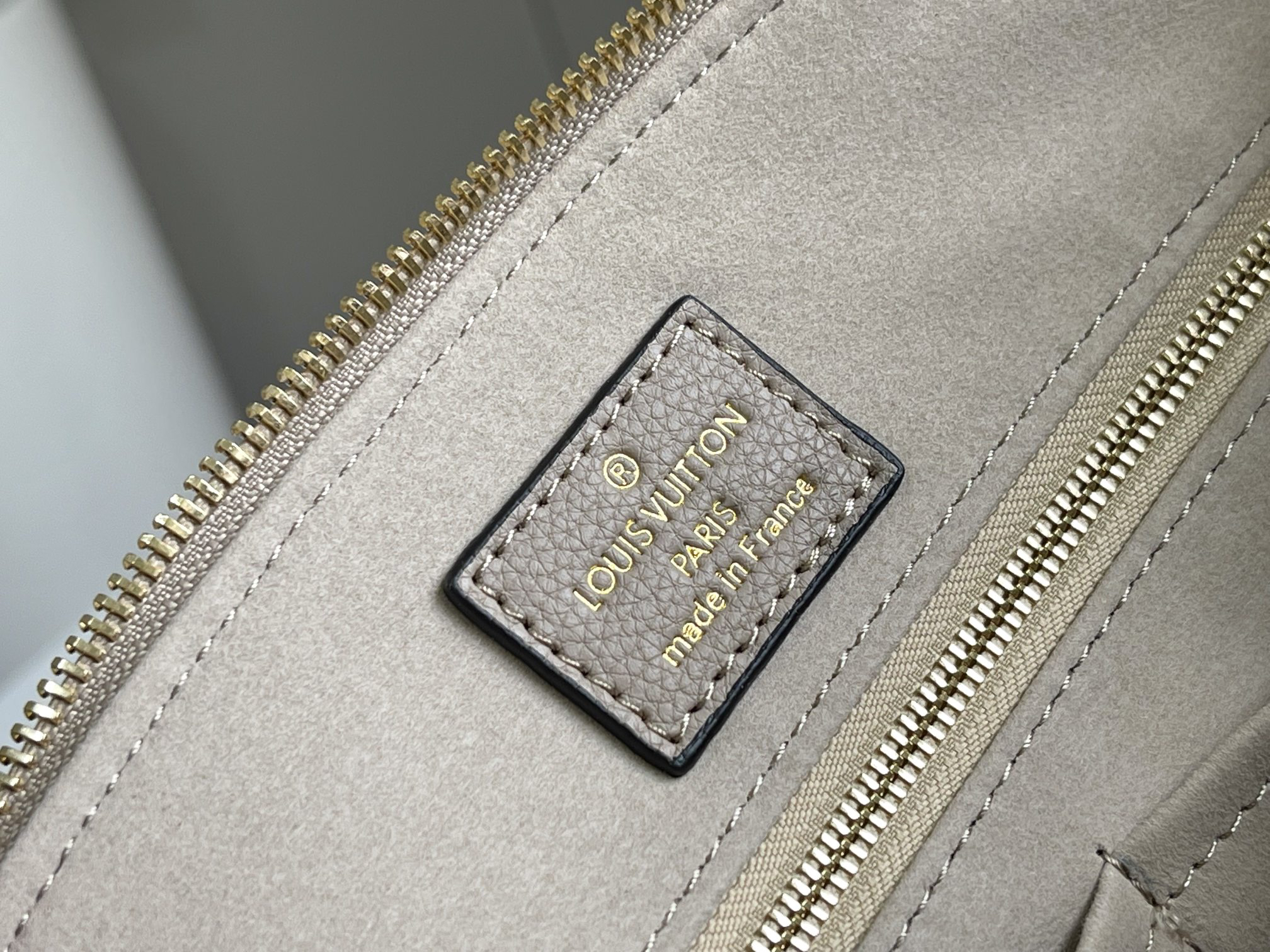 Louis Vuitton Grand Palais Handbag - Image 9