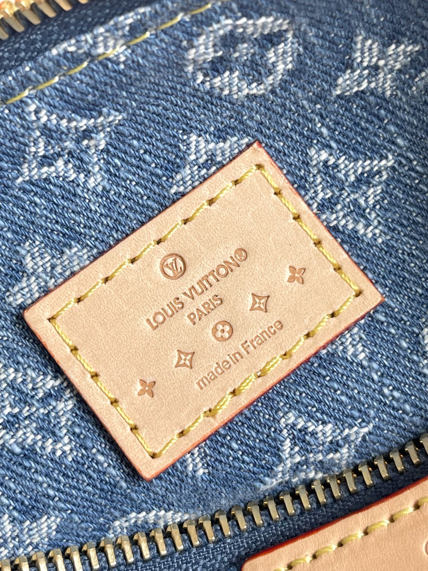 Louis Vuitton Mini Moon M82949 Crescent Shoulder Bag - Image 9