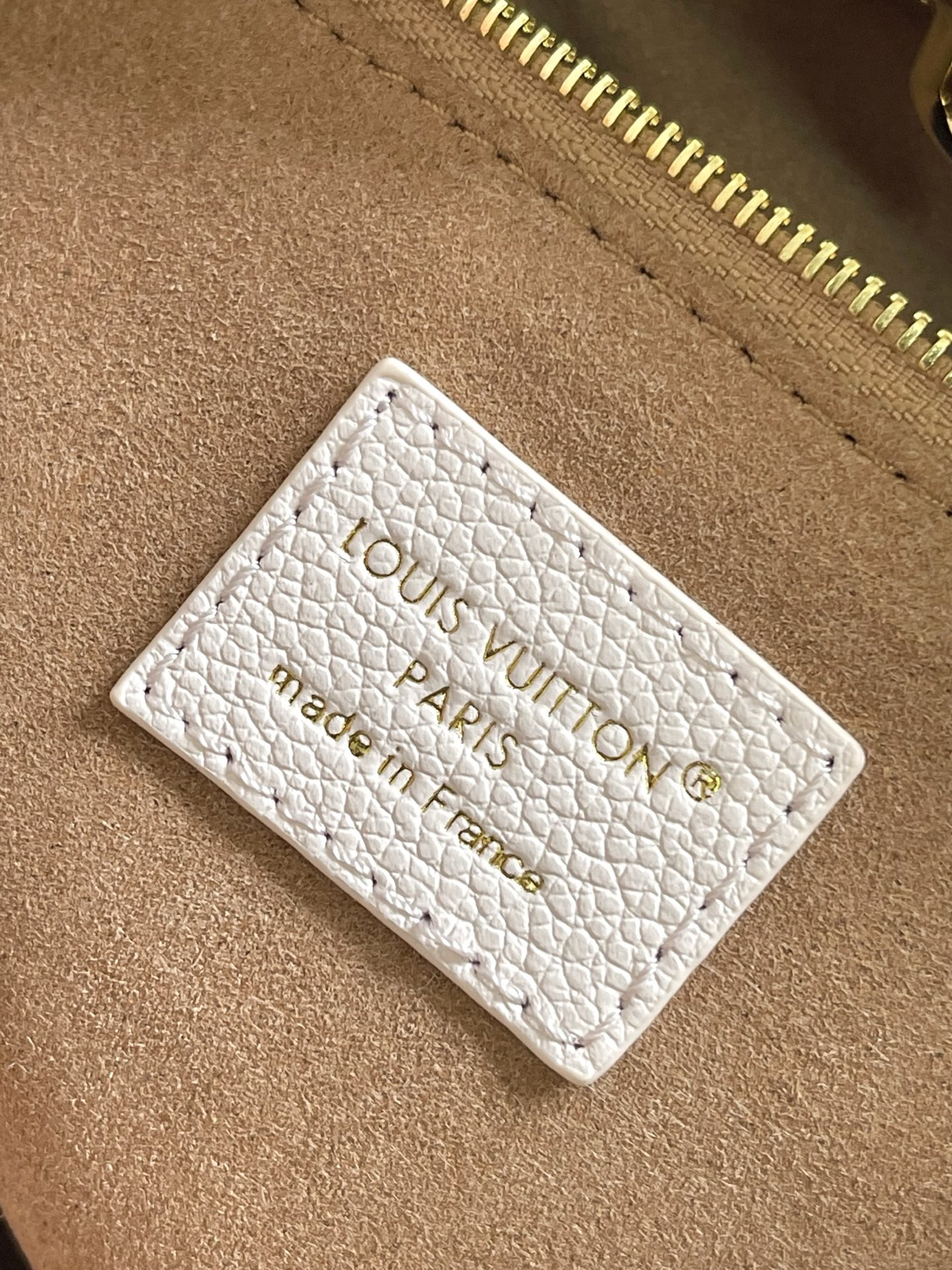 Louis Vuitton M28528 OnTheGo Small Handbag in Monogram Empreinte Leather - Image 9