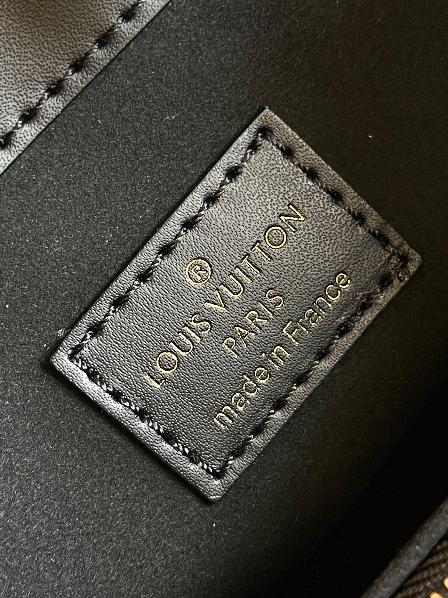 Louis Vuitton M25577 Monogram Handbag - Image 9