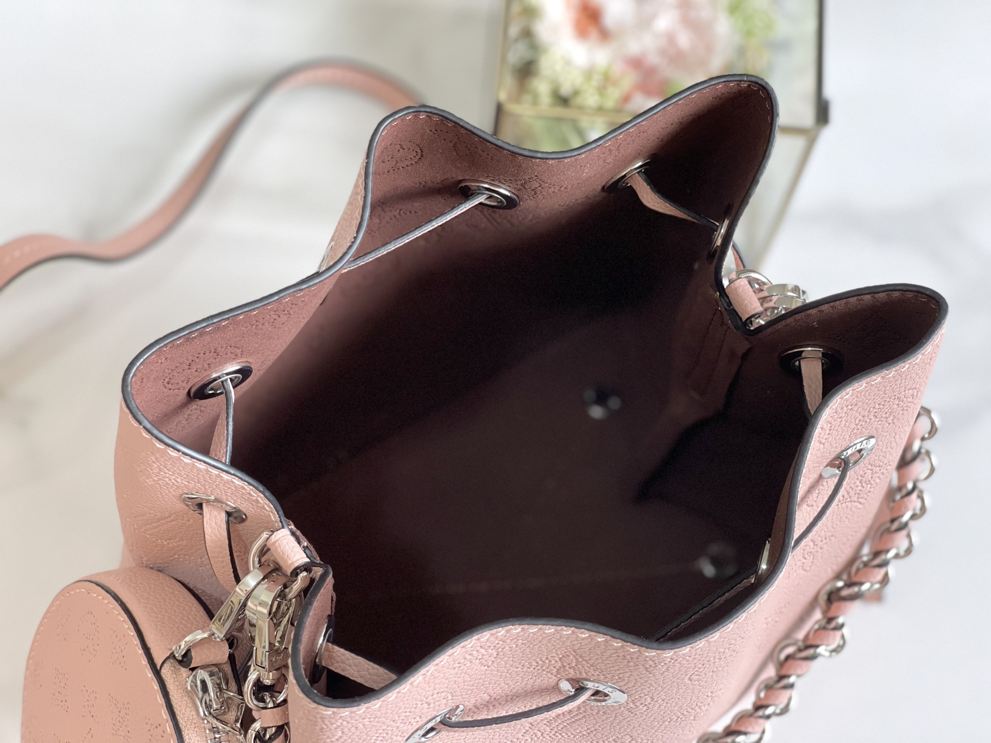 Louis Vuitton Bella Bucket Bag - Image 9