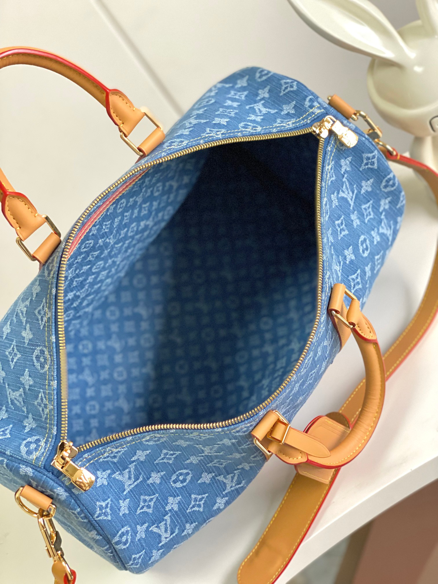 Louis Vuitton Keepall Bandoulière 45 Travel Bag in Monogram Denim - Image 9
