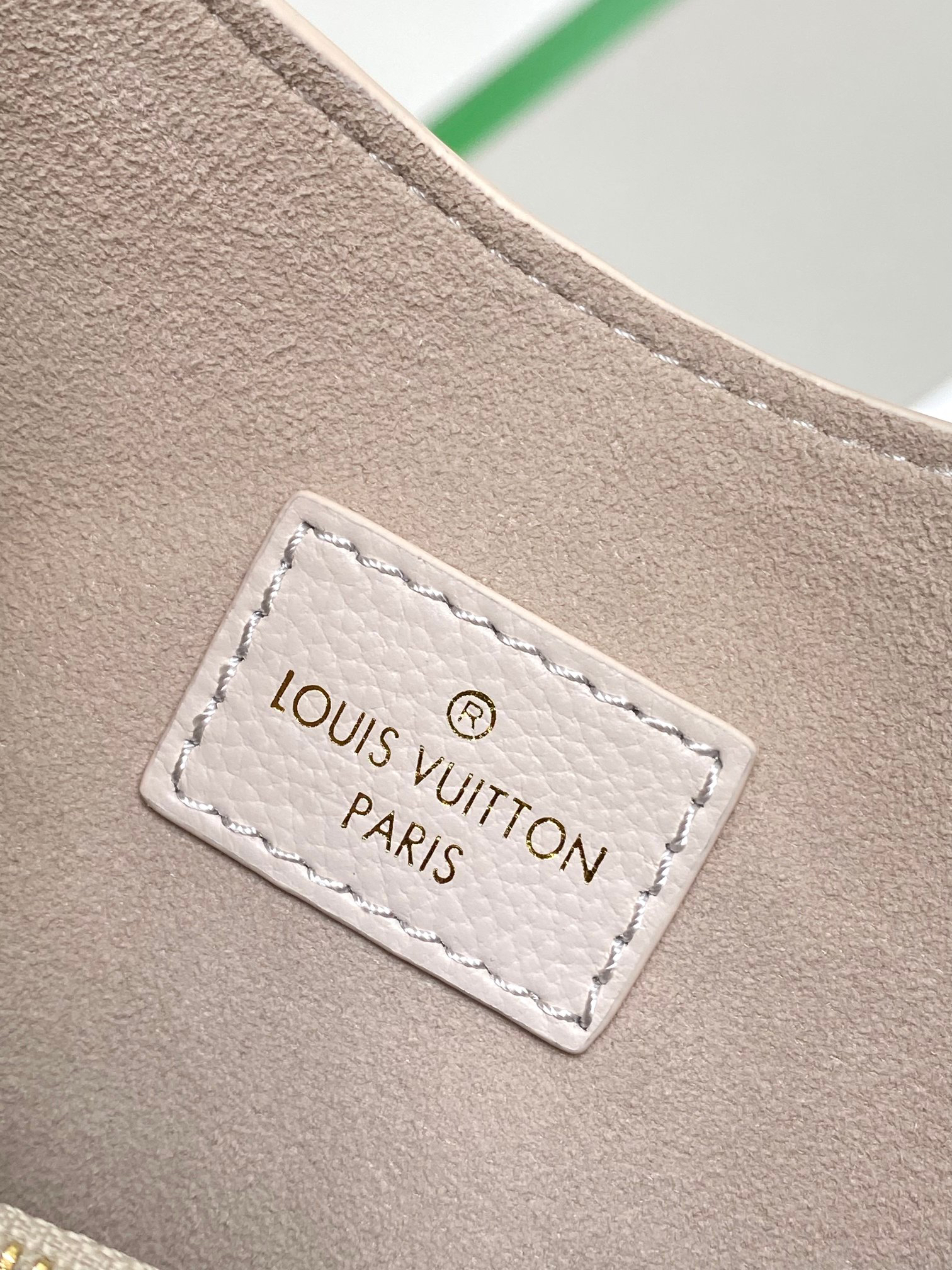 Louis Vuitton M24611 Leather Shoulder Bag - Image 9