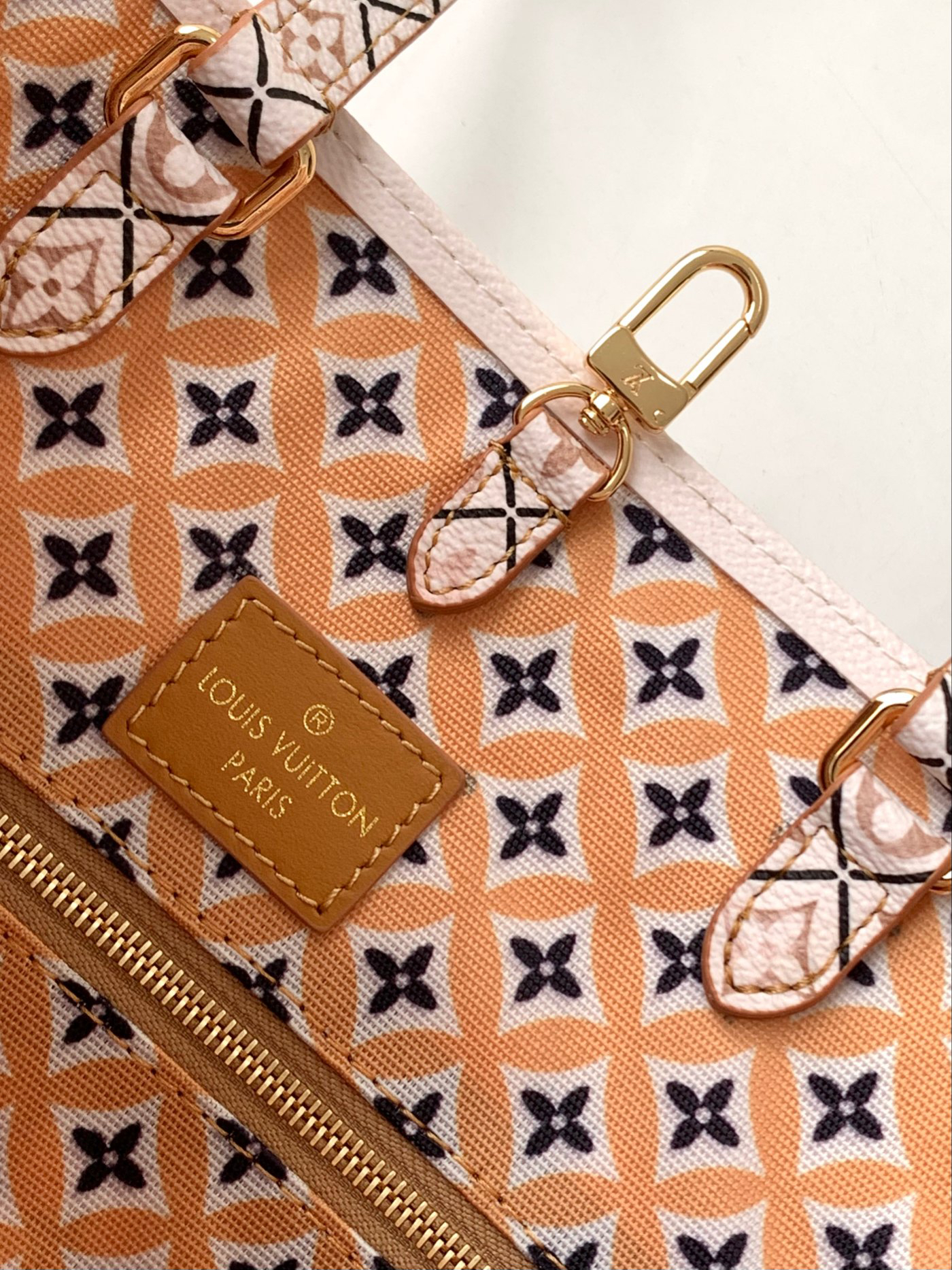 Louis Vuitton Onthego MM Monogram Tote Bag - Image 9