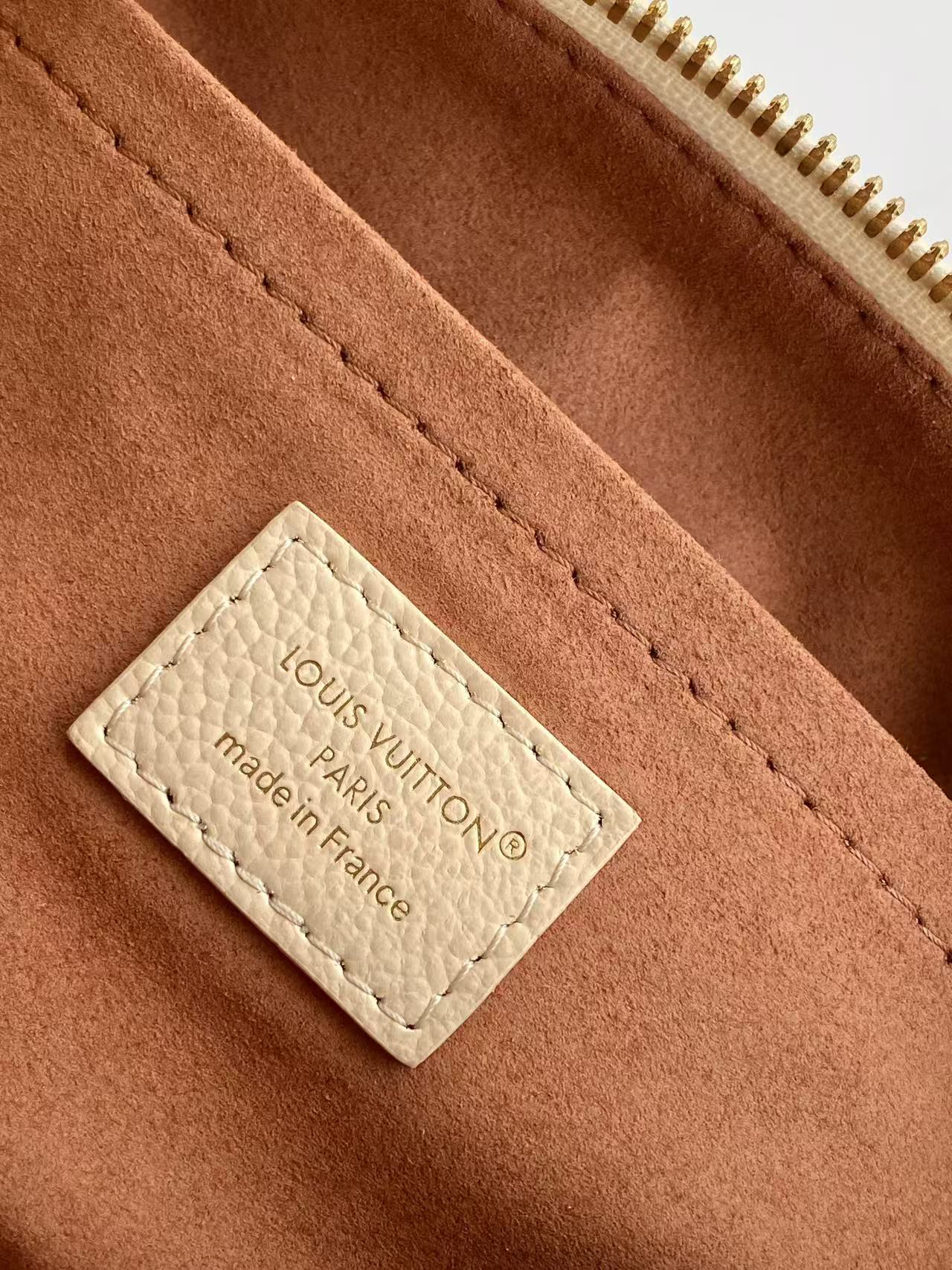 Louis Vuitton OnTheGo East West Handbag in White Monogram Empreinte Leather - Image 9
