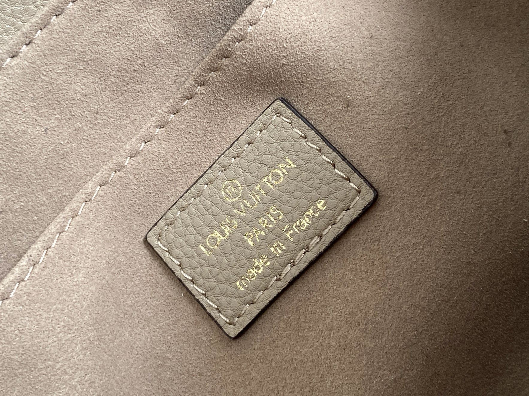 Louis Vuitton Madeleine Medium Handbag - Image 9
