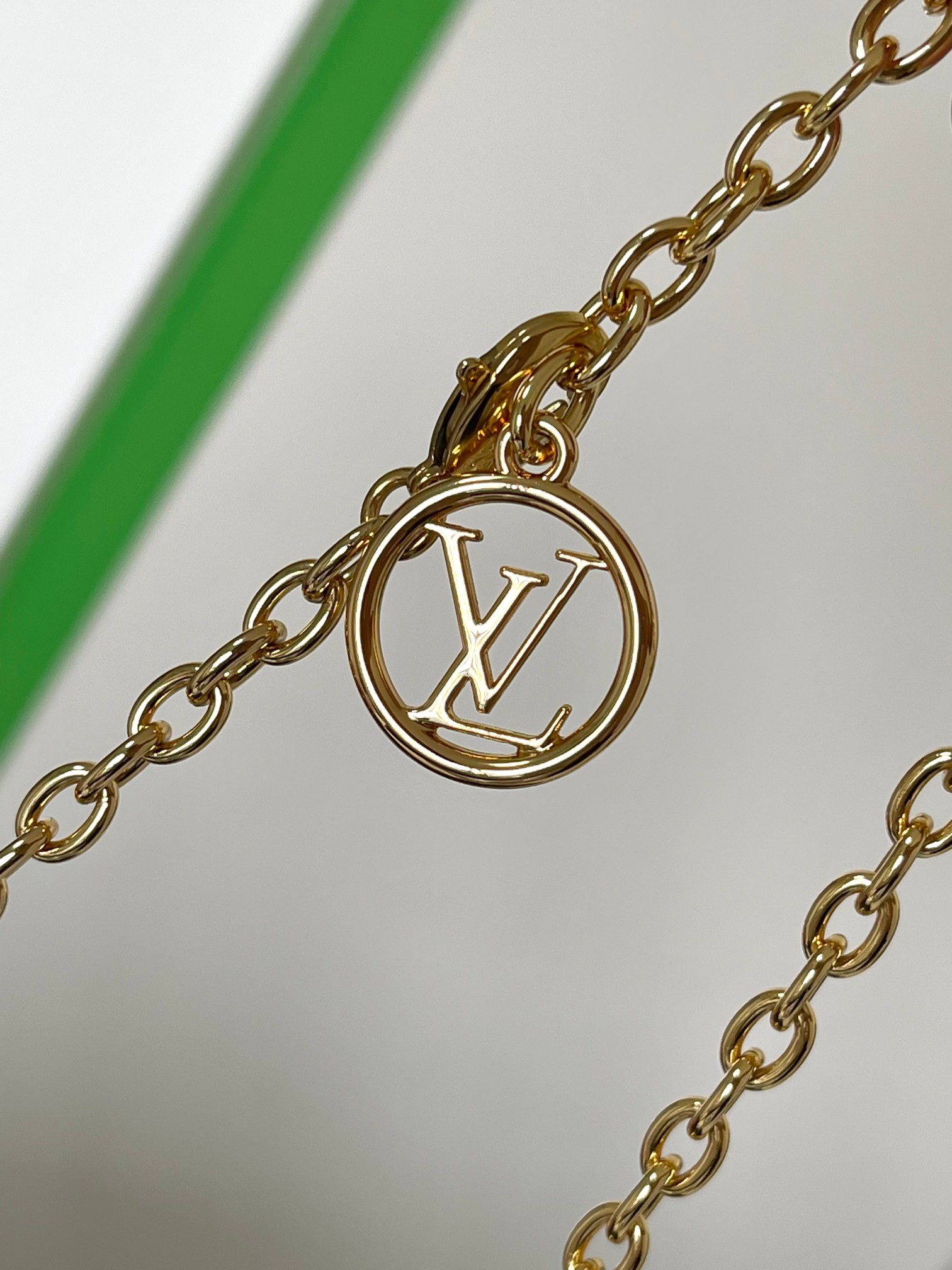 Louis Vuitton Lily Wallet on Chain M82509 - Image 9