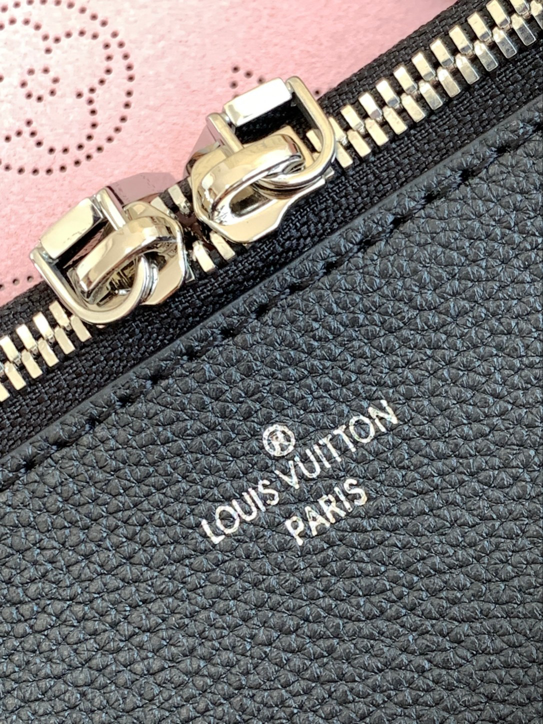 Louis Vuitton Bella Tote Black - Image 9