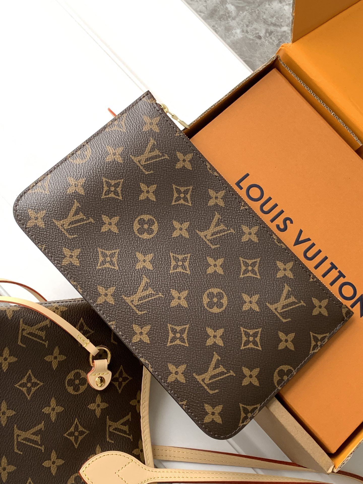 Louis Vuitton Neverfull Medium Tote Bag - Image 9