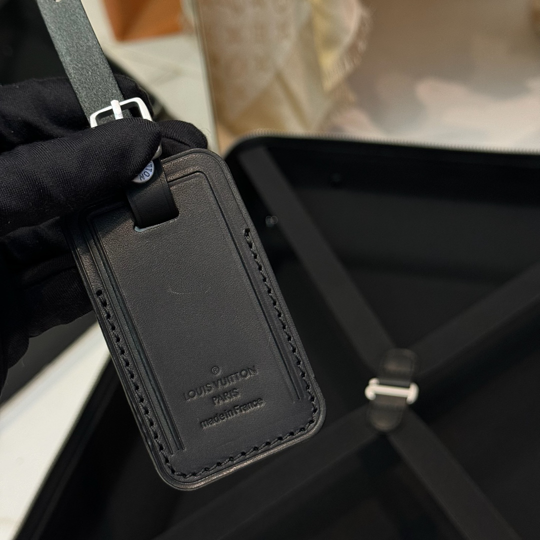 Louis Vuitton Horizon 55 Rolling Cabin Suitcase - Image 9