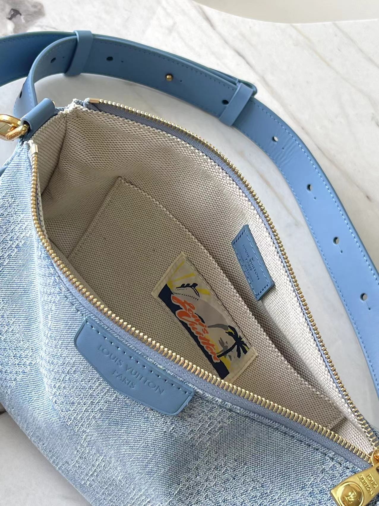 Louis Vuitton Speedy 18 Bandoulière Crossbody Bag - Image 9
