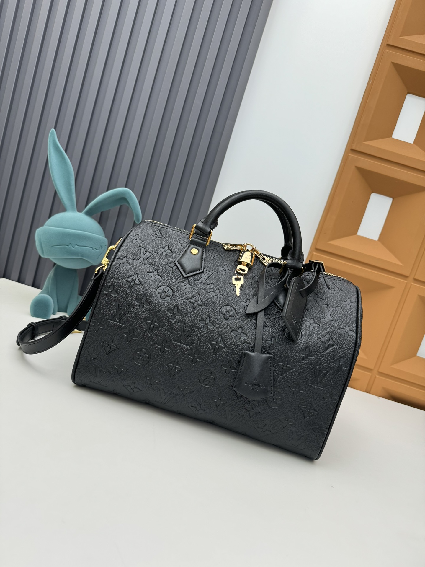 Louis Vuitton Speedy Soft 30 Handbag - Image 9