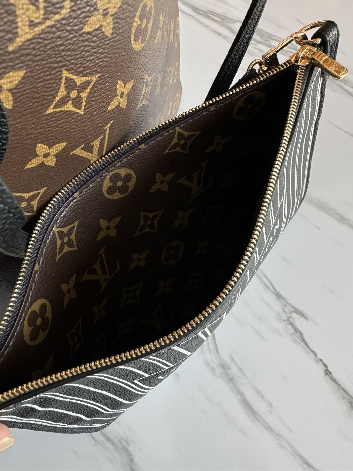 Louis Vuitton Neverfull Inside Out Medium Handbag - Image 9