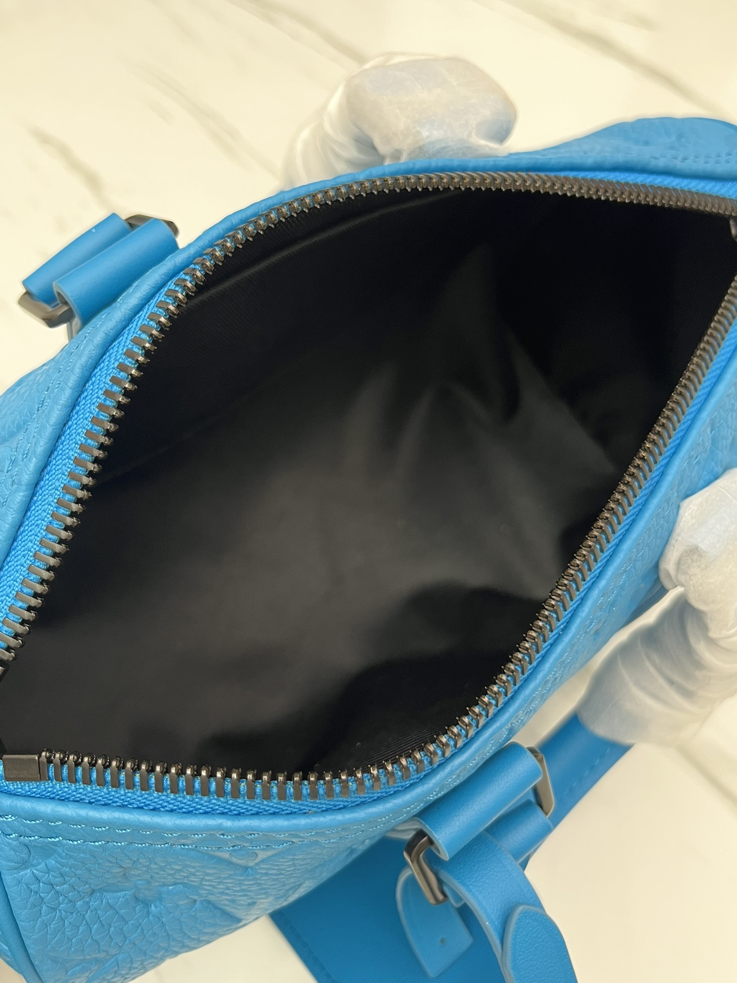 Louis Vuitton Keepall Mini Travel Bag in Blue Taurillon Monogram Leather - Image 9