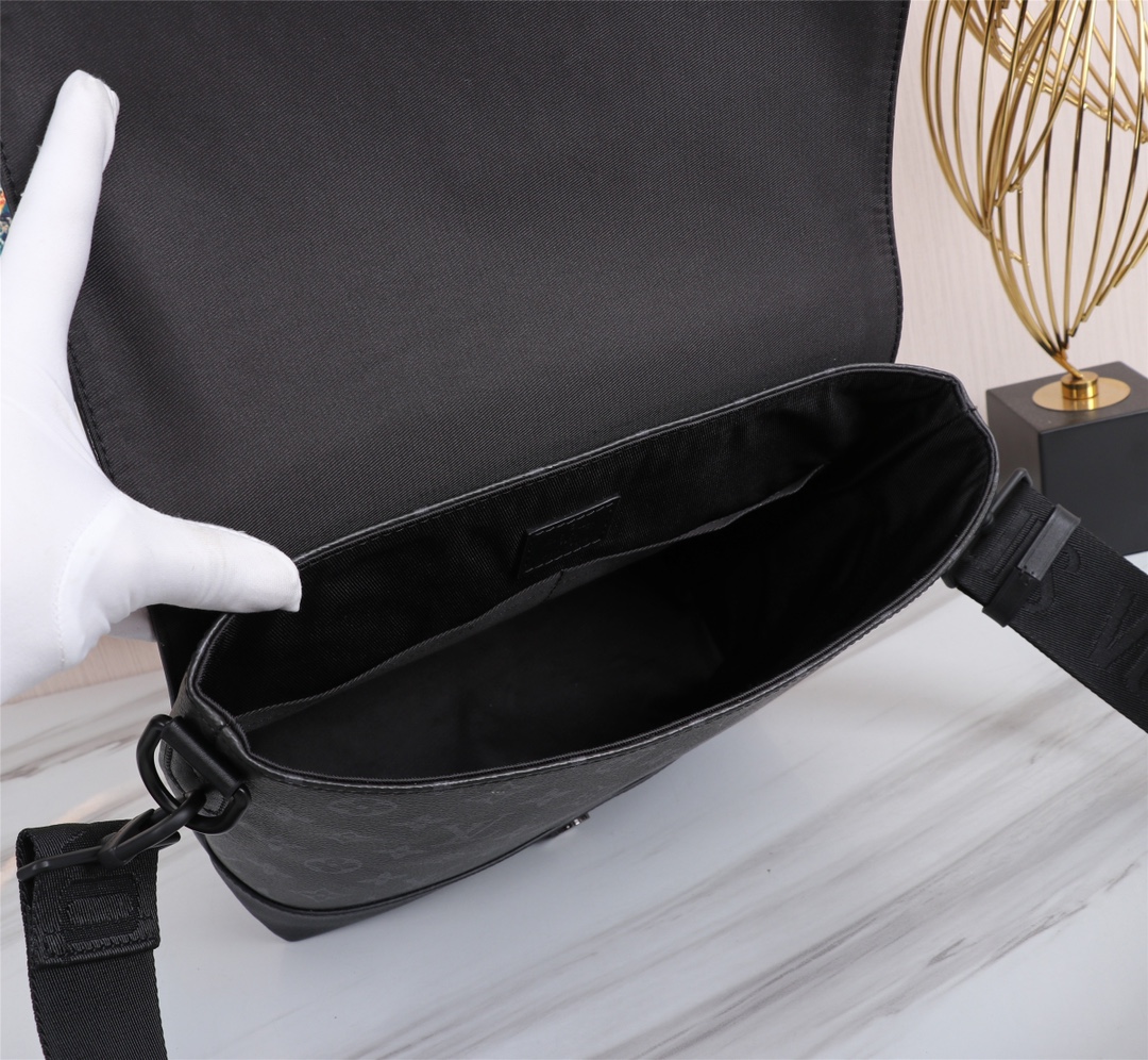 Louis Vuitton Saumur M45911 Shoulder Bag - Image 9