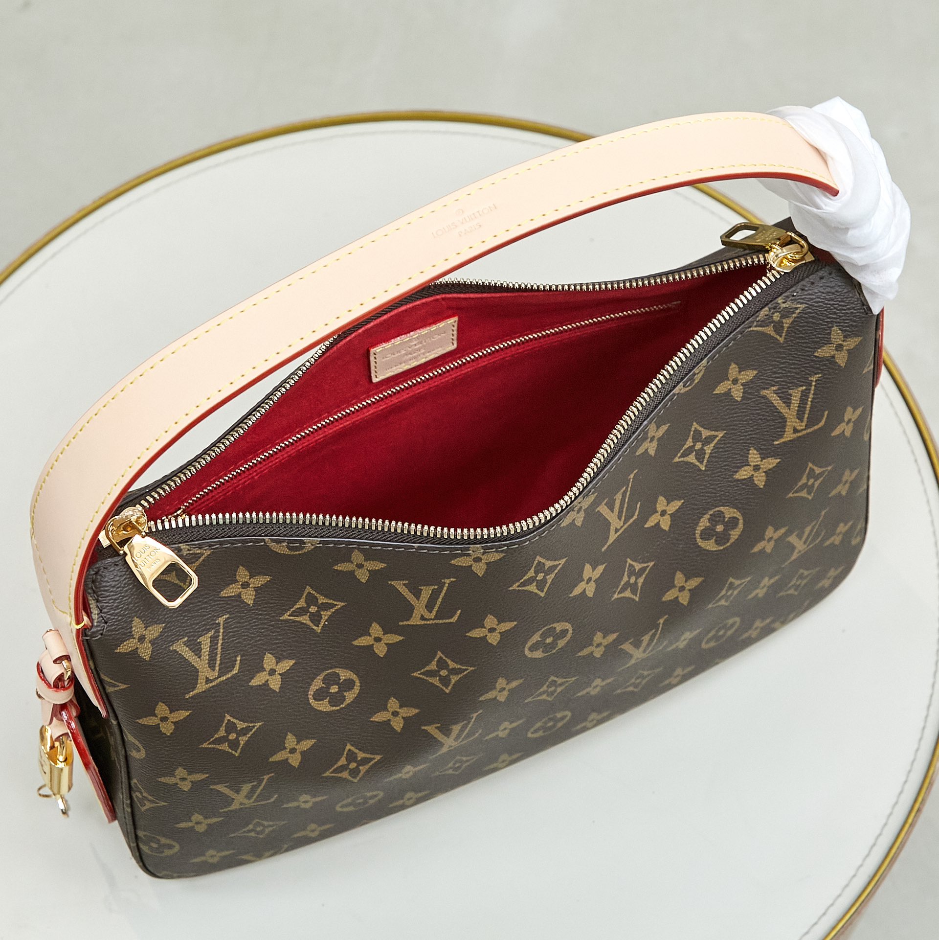 Louis Vuitton M11952 Slouchy Small Handbag - Image 9