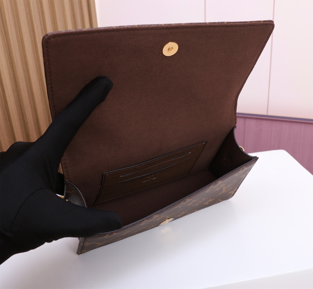 Lily WOC Monogram Canvas Chain Wallet M82509 - Image 9