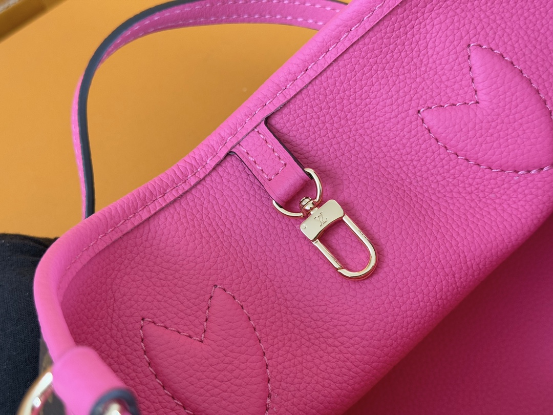 Neverfull Bandoulière Inside Out BB Reversible Tote Bag - Image 9