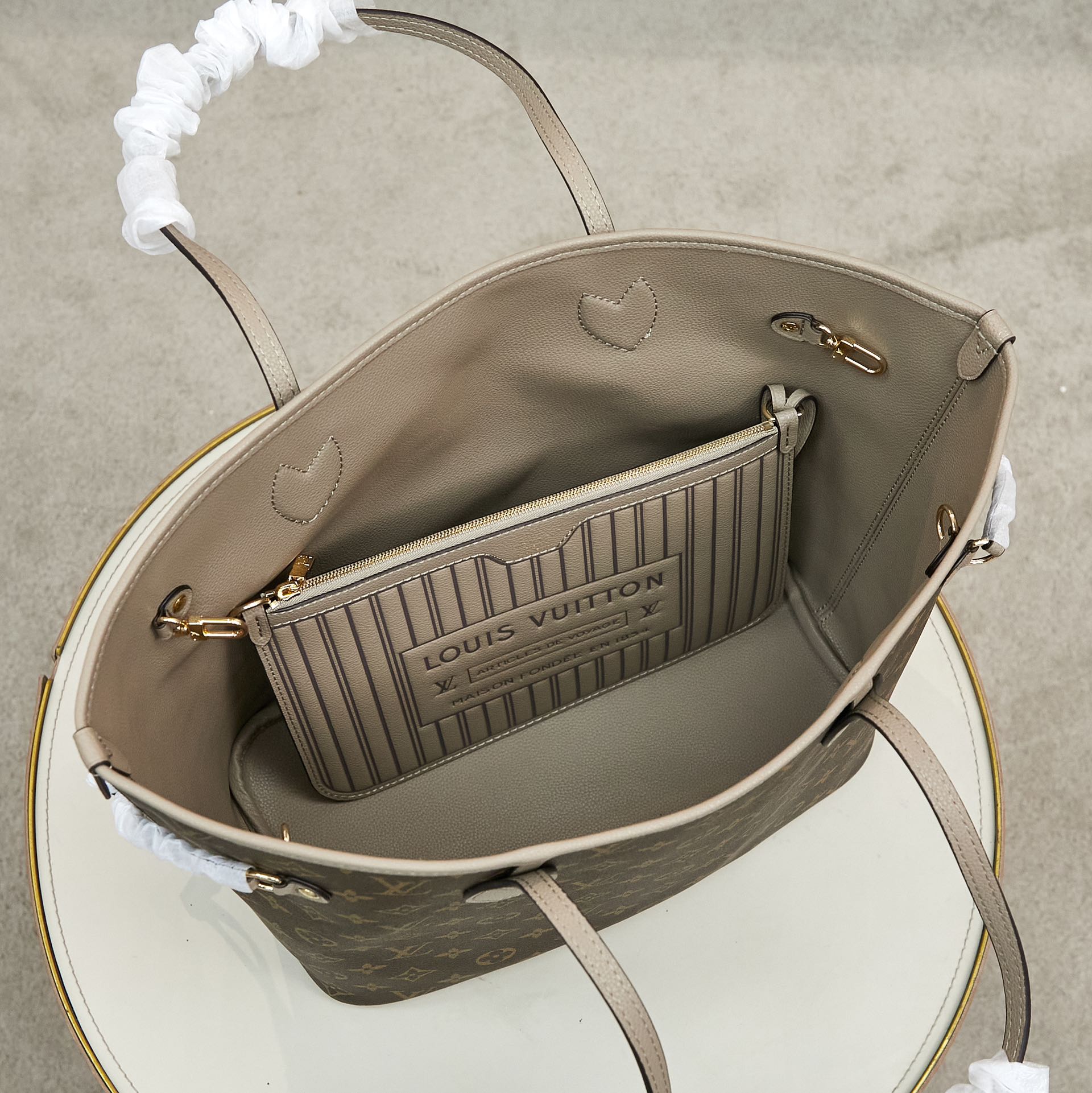 Louis Vuitton Neverfull MM Tote Bag in Damier Azur Canvas - Image 9