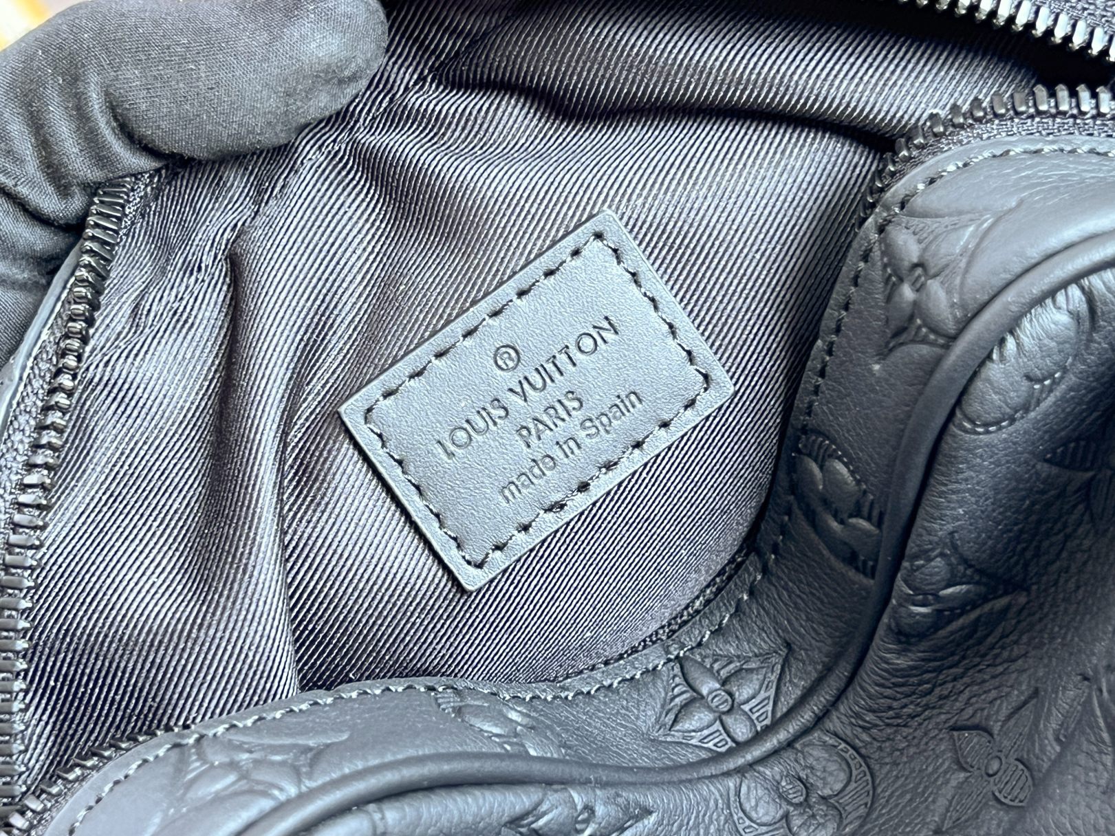 Louis Vuitton Getaway Messenger Bag in Monogram Shadow Leather - Image 9