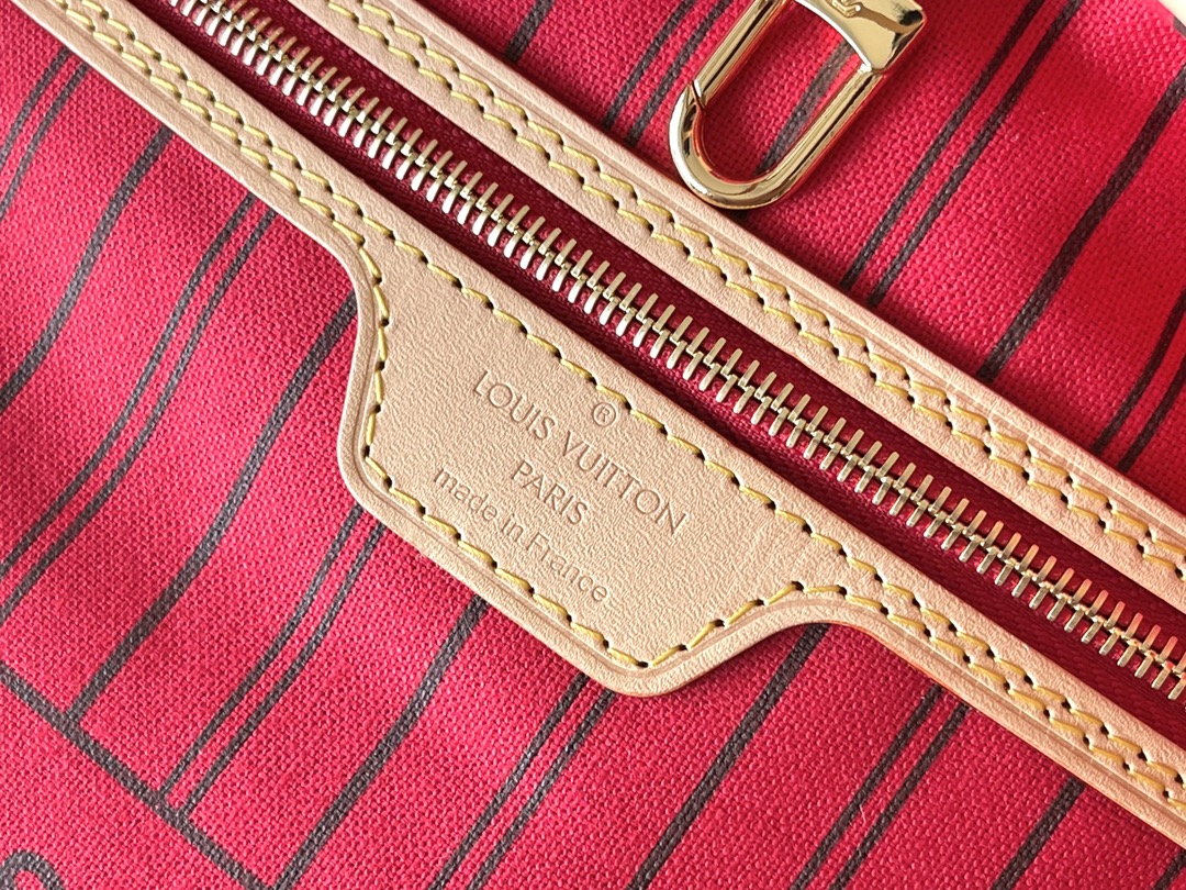 Neverfull MM Handbag in Damier Azur Canvas - Image 9