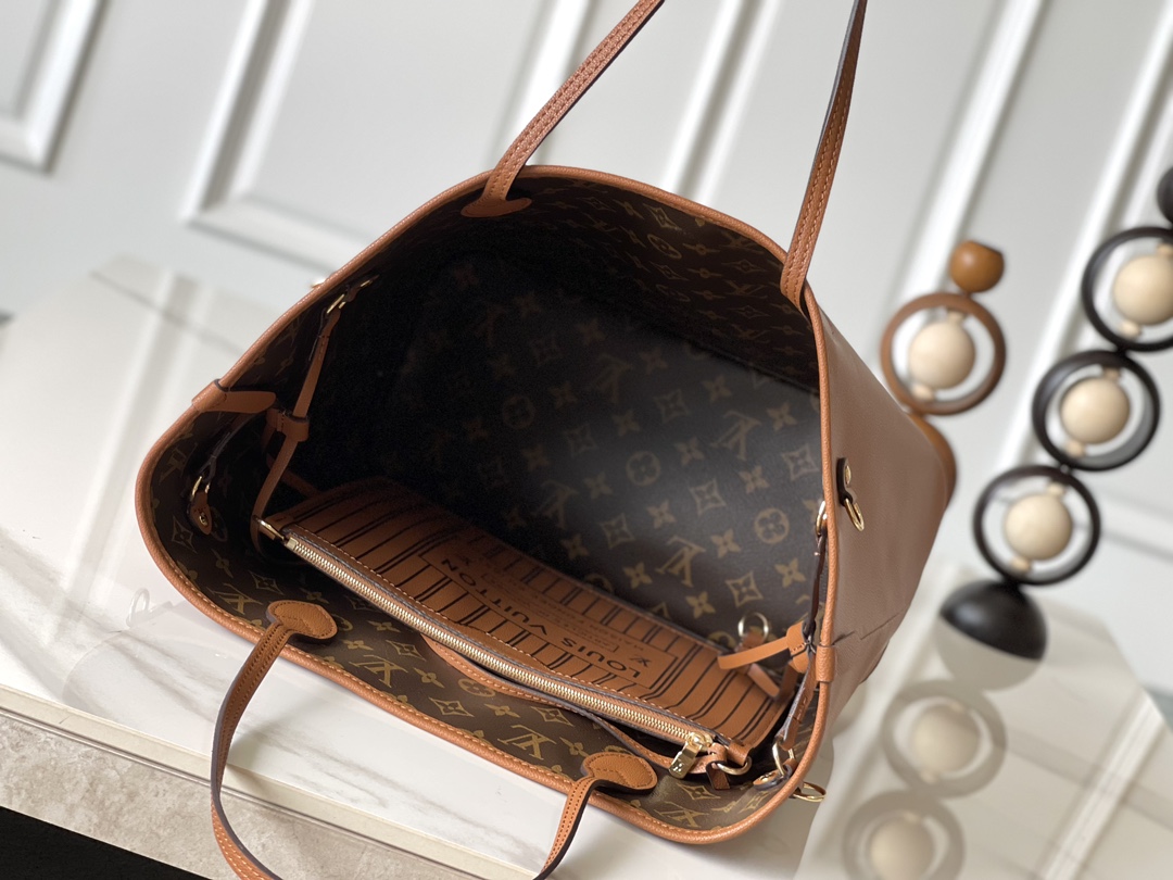 Louis Vuitton Neverfull MM Tote Bag in Damier Azur Canvas - Image 9