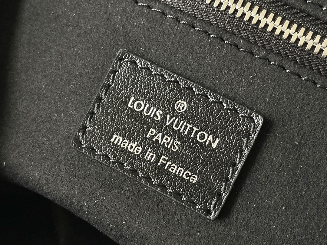 Louis Vuitton CarryAll Cargo Small Crossbody Bag - Image 9