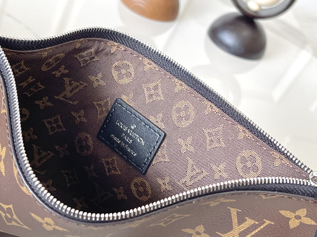 Louis Vuitton M11266 Atlantis Medium Handbag - Image 9