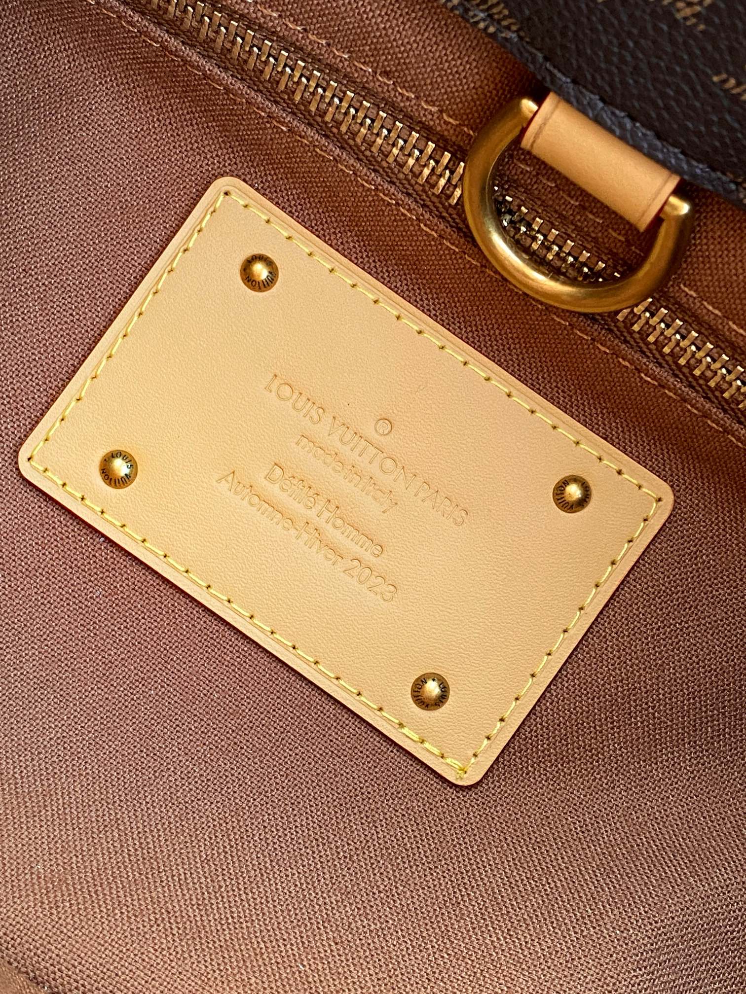 Louis Vuitton M13929 Medium Handbag - Image 9
