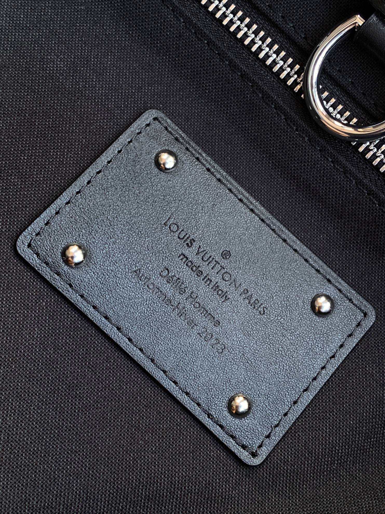 Louis Vuitton M24457 Medium Leather Handbag - Image 9