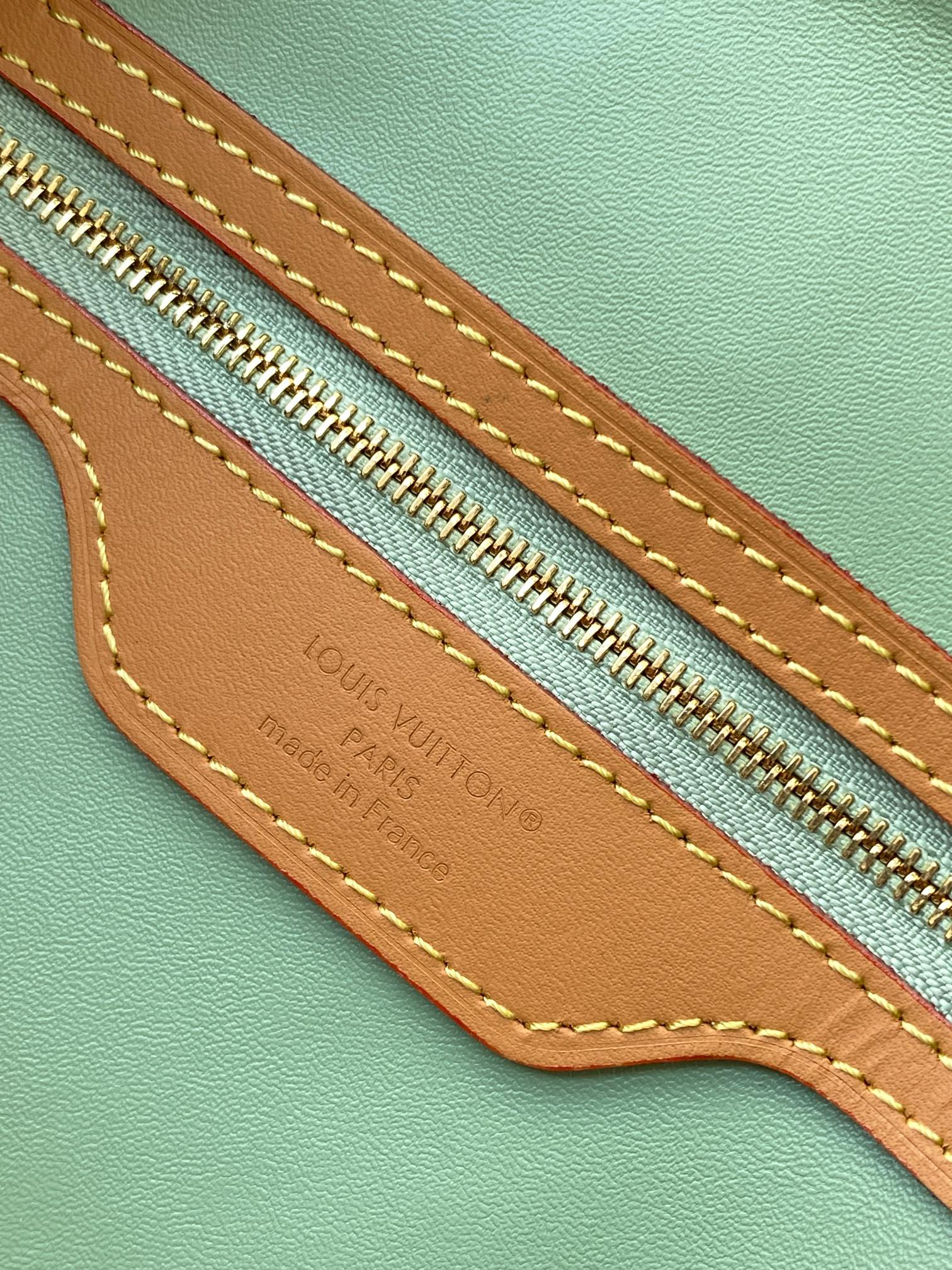 Speedy Soft 30 Lucky Handbag - Image 9