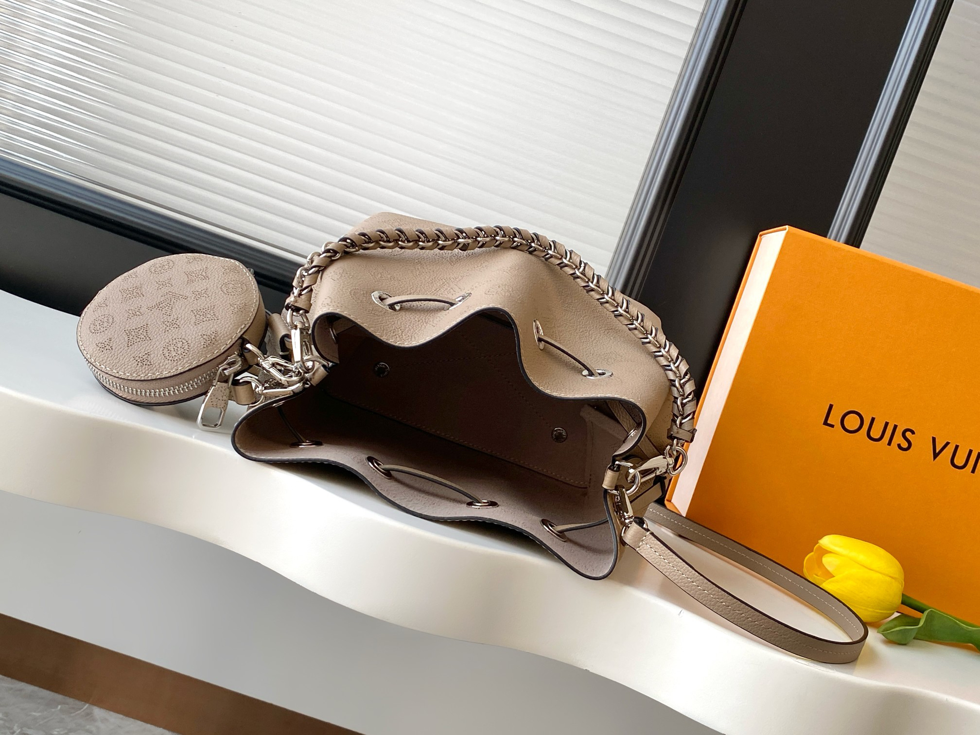 Louis Vuitton Bella Monogram Perforated Calfskin Handbag M57201 - Image 9