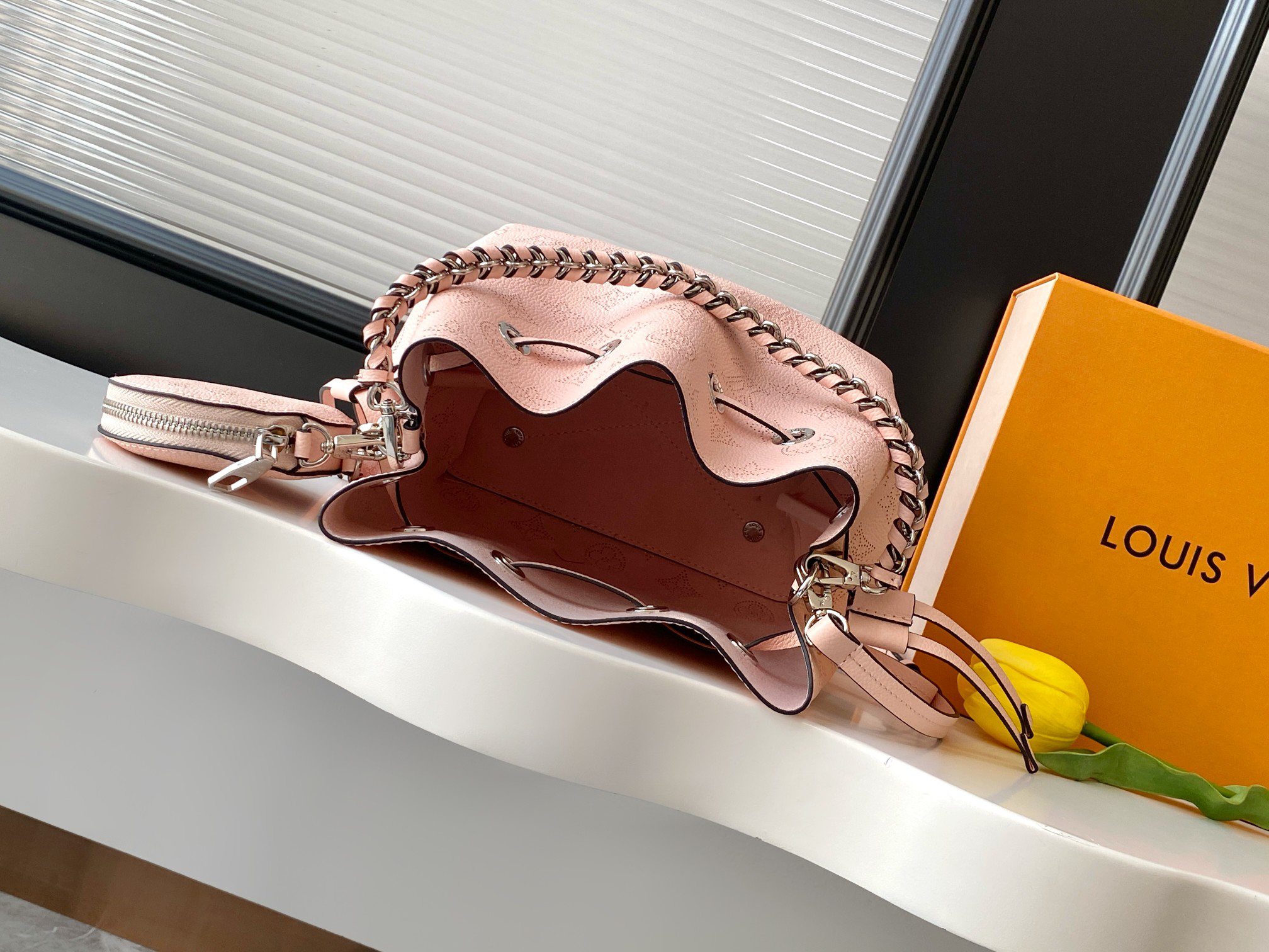 Louis Vuitton Bella Handbag - Image 9