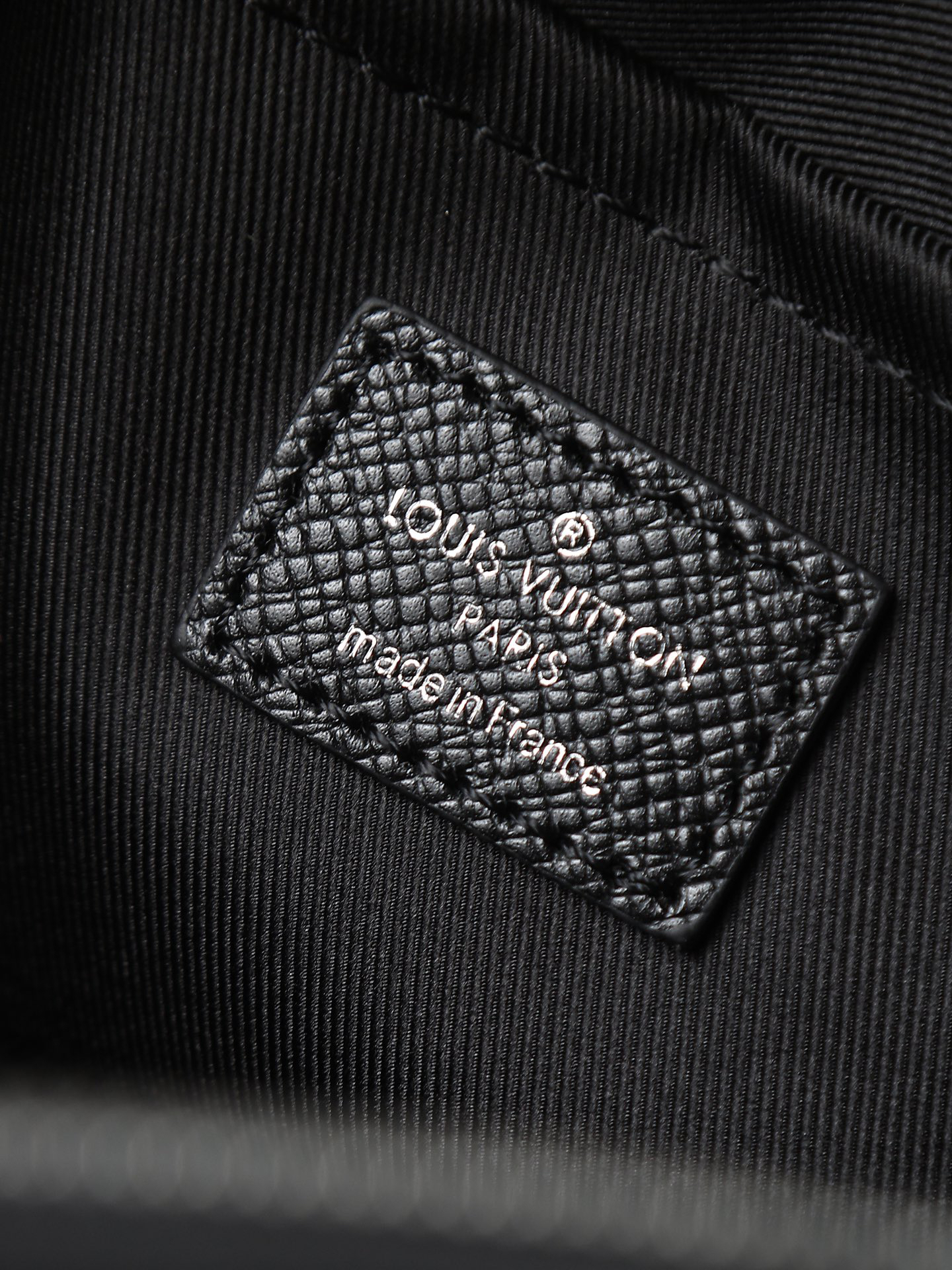 Louis Vuitton Outdoor Messenger Bag M30233 / M30242 - Image 9