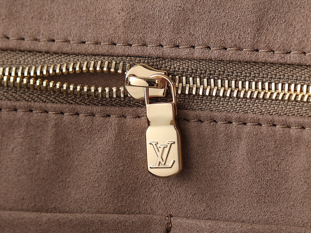 Louis Vuitton All In One Small Handbag - Image 9