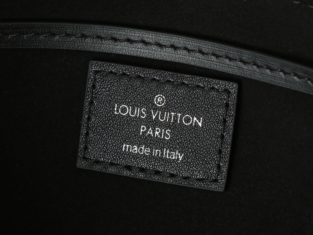 Louis Vuitton Montsouris Small Backpack - Image 9