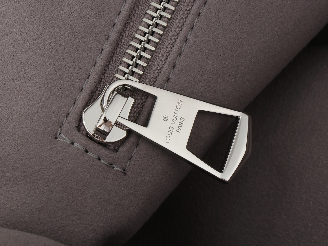 Louis Vuitton CarryAll Dark Medium Tote Bag - Image 9