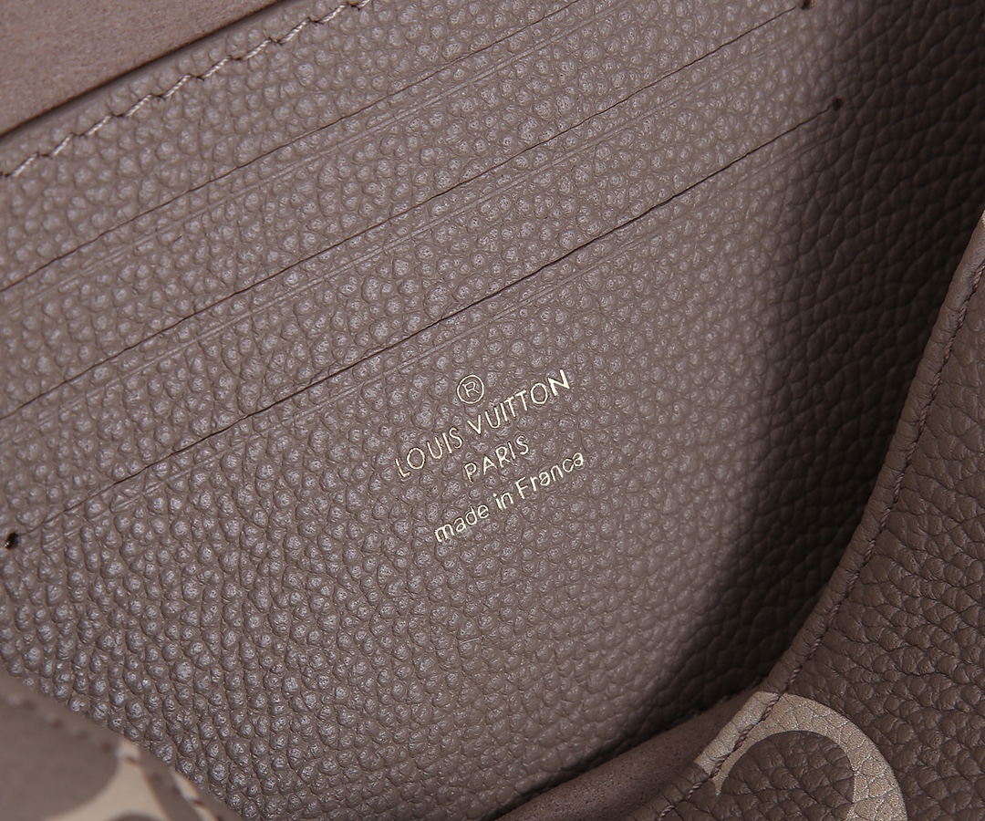 Wallet on Chain Ivy Monogram Empreinte Leather Bag - Image 9
