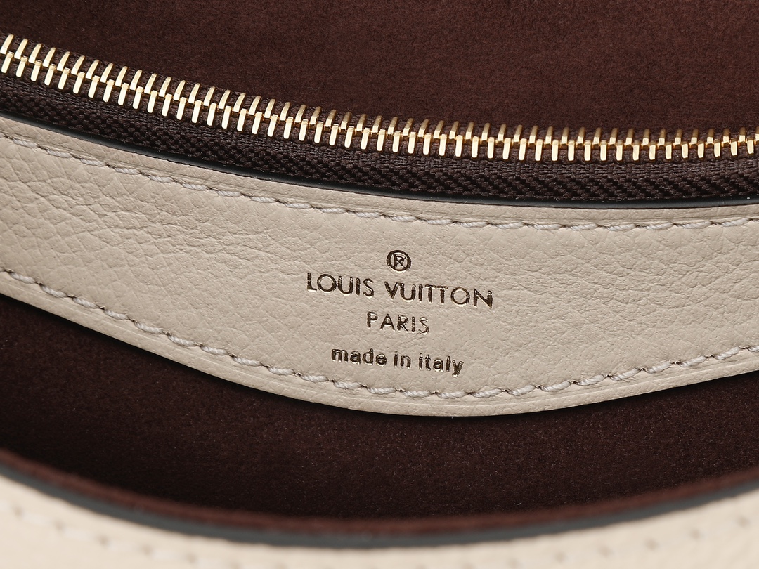 Louis Vuitton Diane Monogram Empreinte Shoulder Bag - Image 9